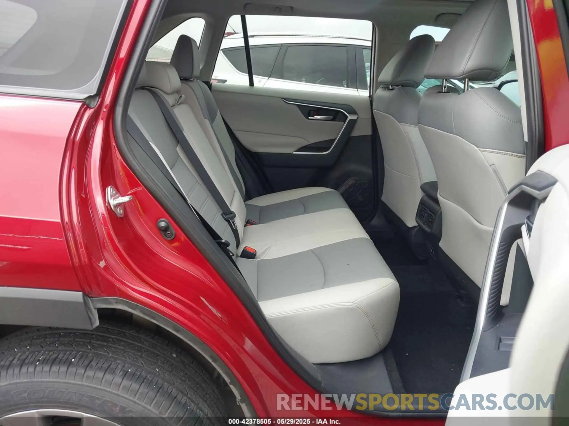 8 fotografías del automóvil dañado 2T3C1RFVXKC013954 TOYOTA RAV4 2019