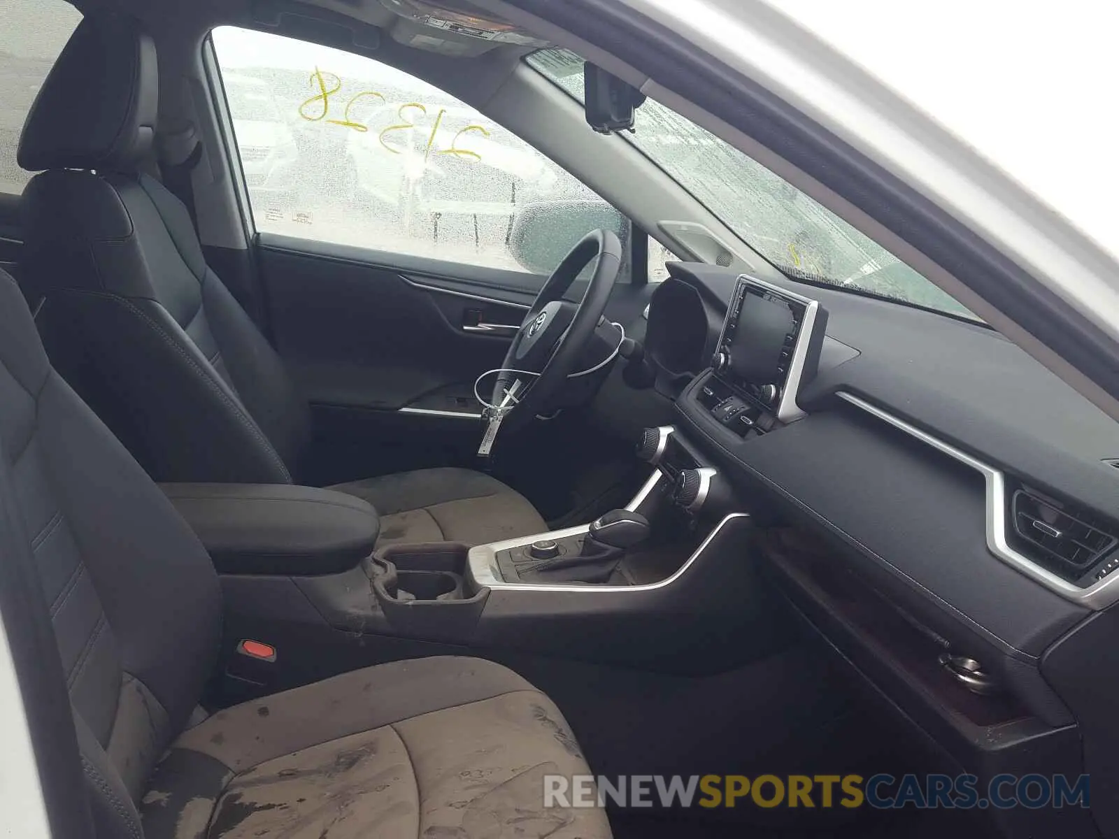 5 fotografías del automóvil dañado 2T3DWRFV3KW014870 TOYOTA RAV4 2019