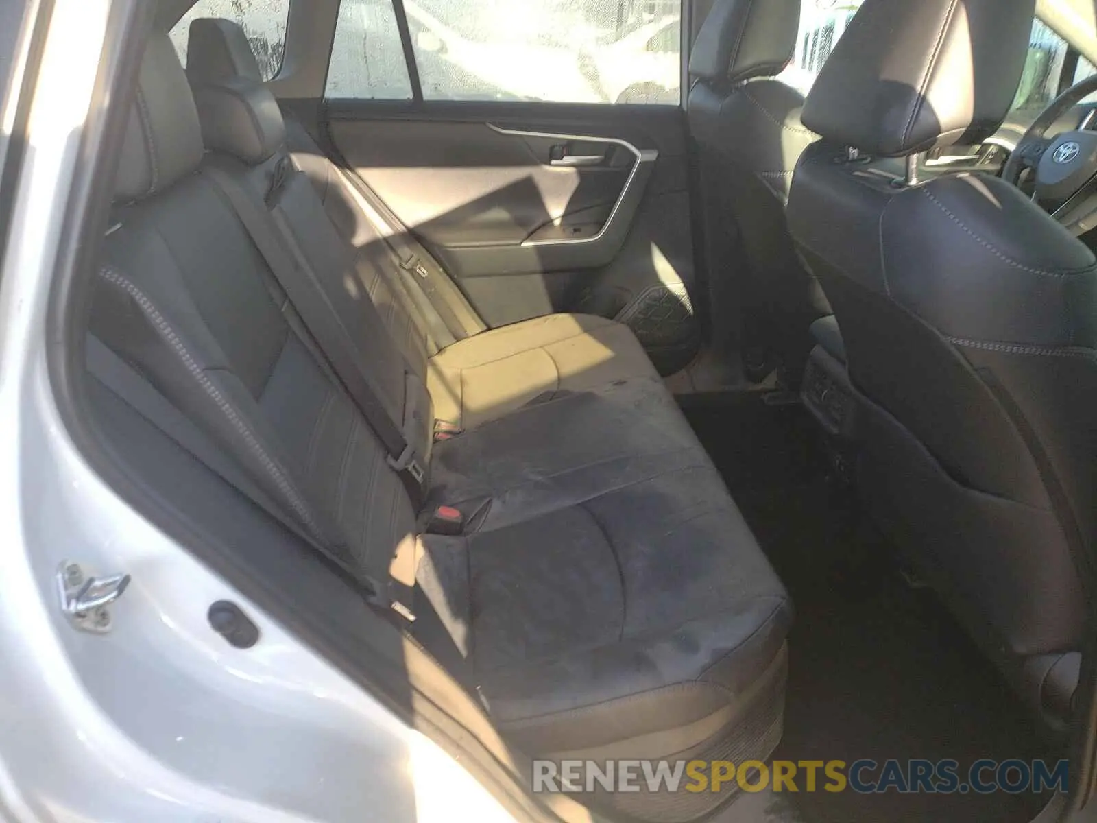 6 fotografías del automóvil dañado 2T3DWRFV3KW014870 TOYOTA RAV4 2019
