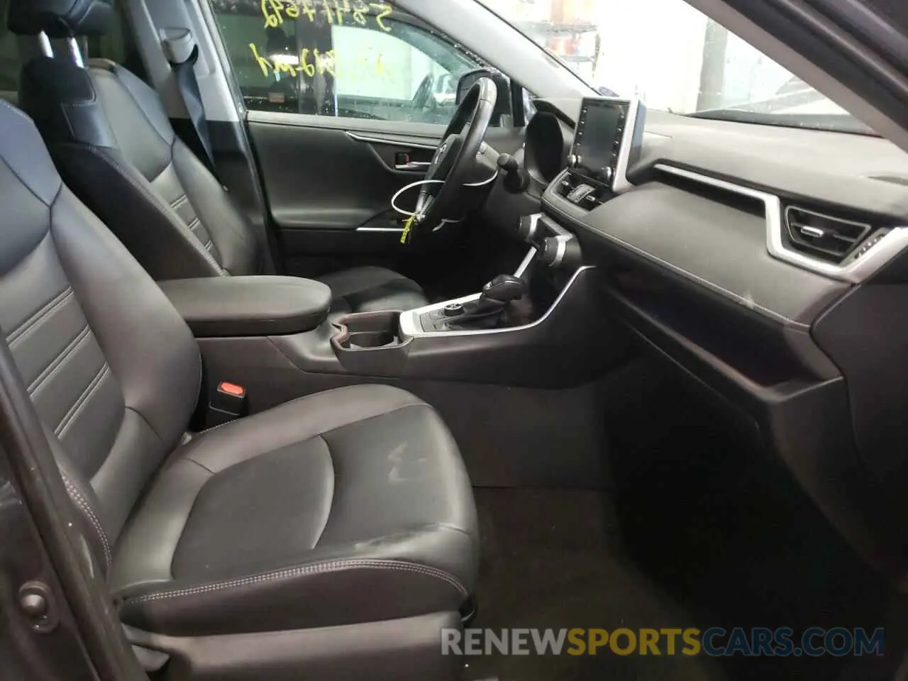 5 fotografías del automóvil dañado 2T3DWRFV6KW011316 TOYOTA RAV4 2019
