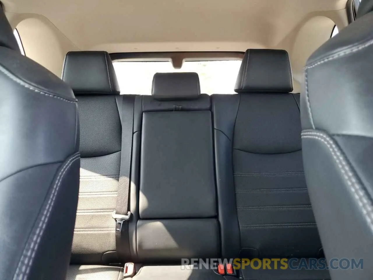 10 fotografías del automóvil dañado 2T3DWRFV6KW023515 TOYOTA RAV4 2019