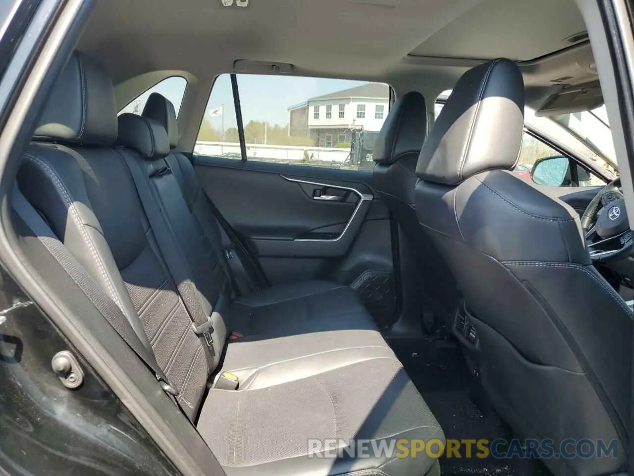 11 fotografías del automóvil dañado 2T3DWRFV6KW023515 TOYOTA RAV4 2019