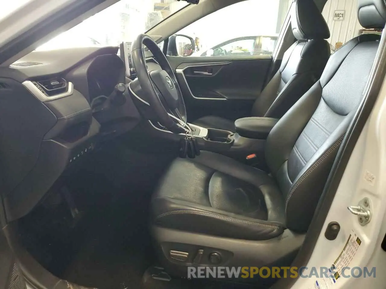 7 fotografías del automóvil dañado 2T3DWRFV8KW002391 TOYOTA RAV4 2019