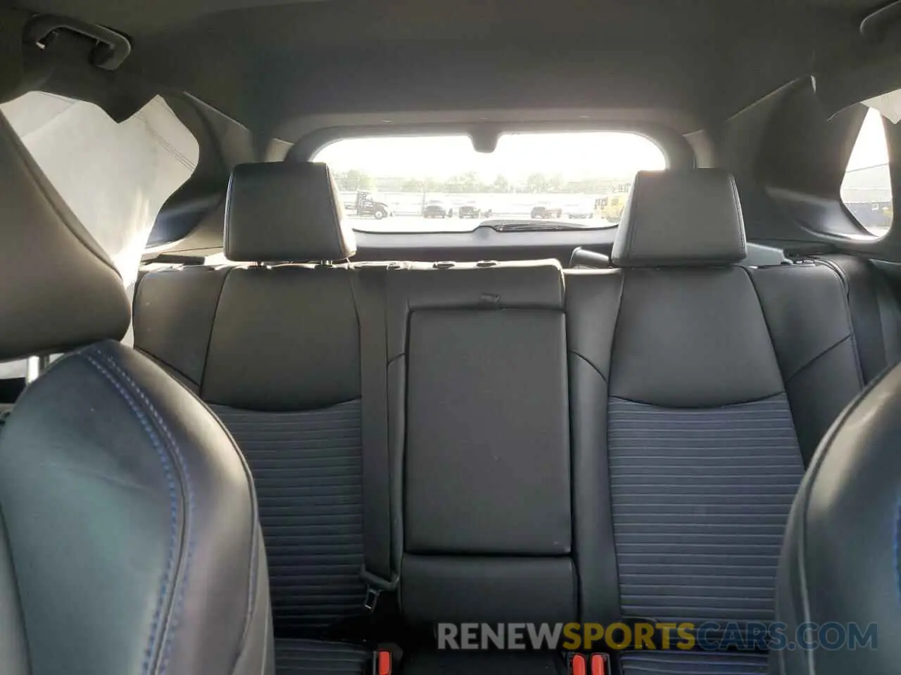 10 fotografías del automóvil dañado 2T3EWRFV2KW003413 TOYOTA RAV4 2019