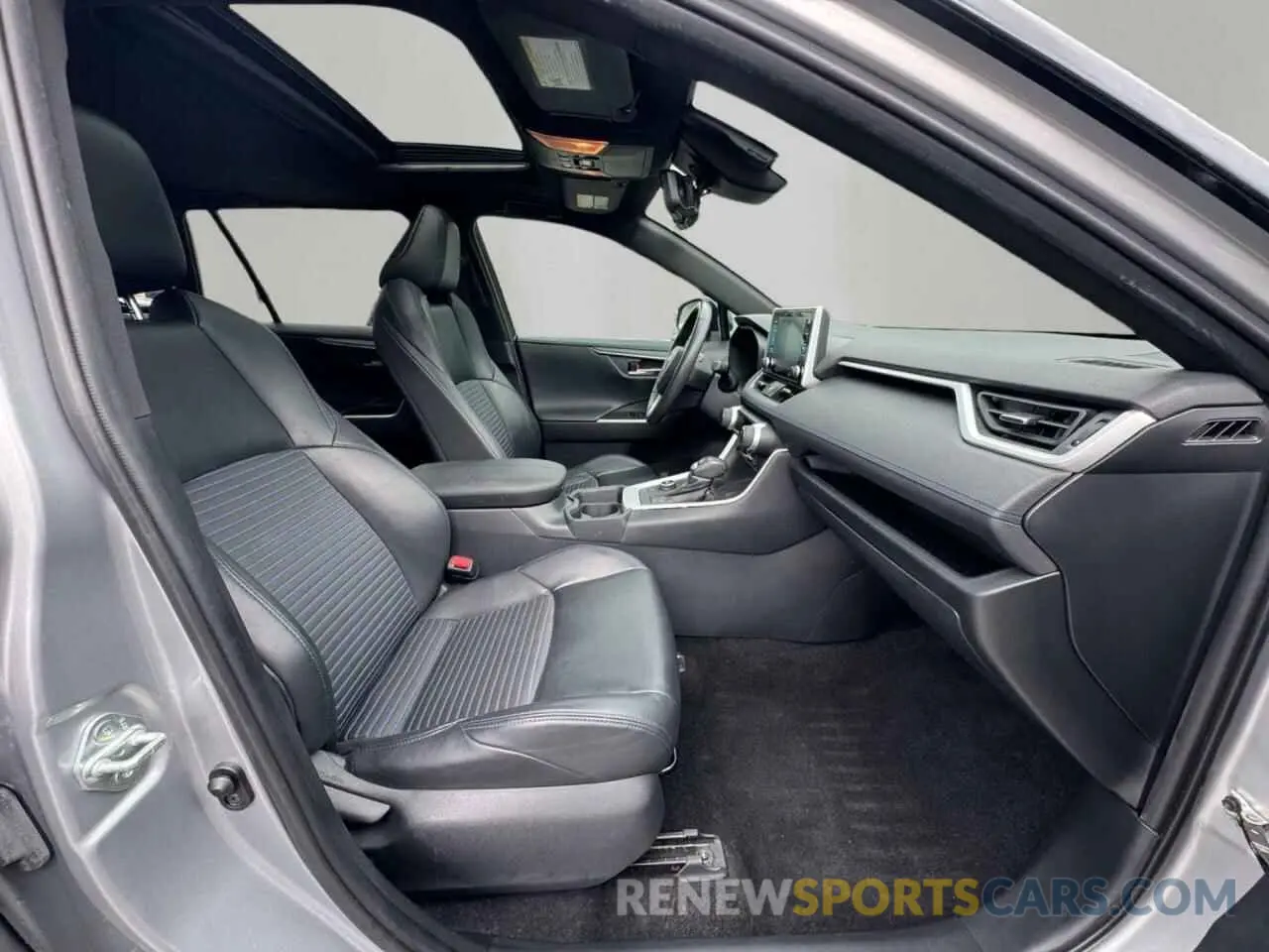 5 fotografías del automóvil dañado 2T3EWRFV2KW038629 TOYOTA RAV4 2019