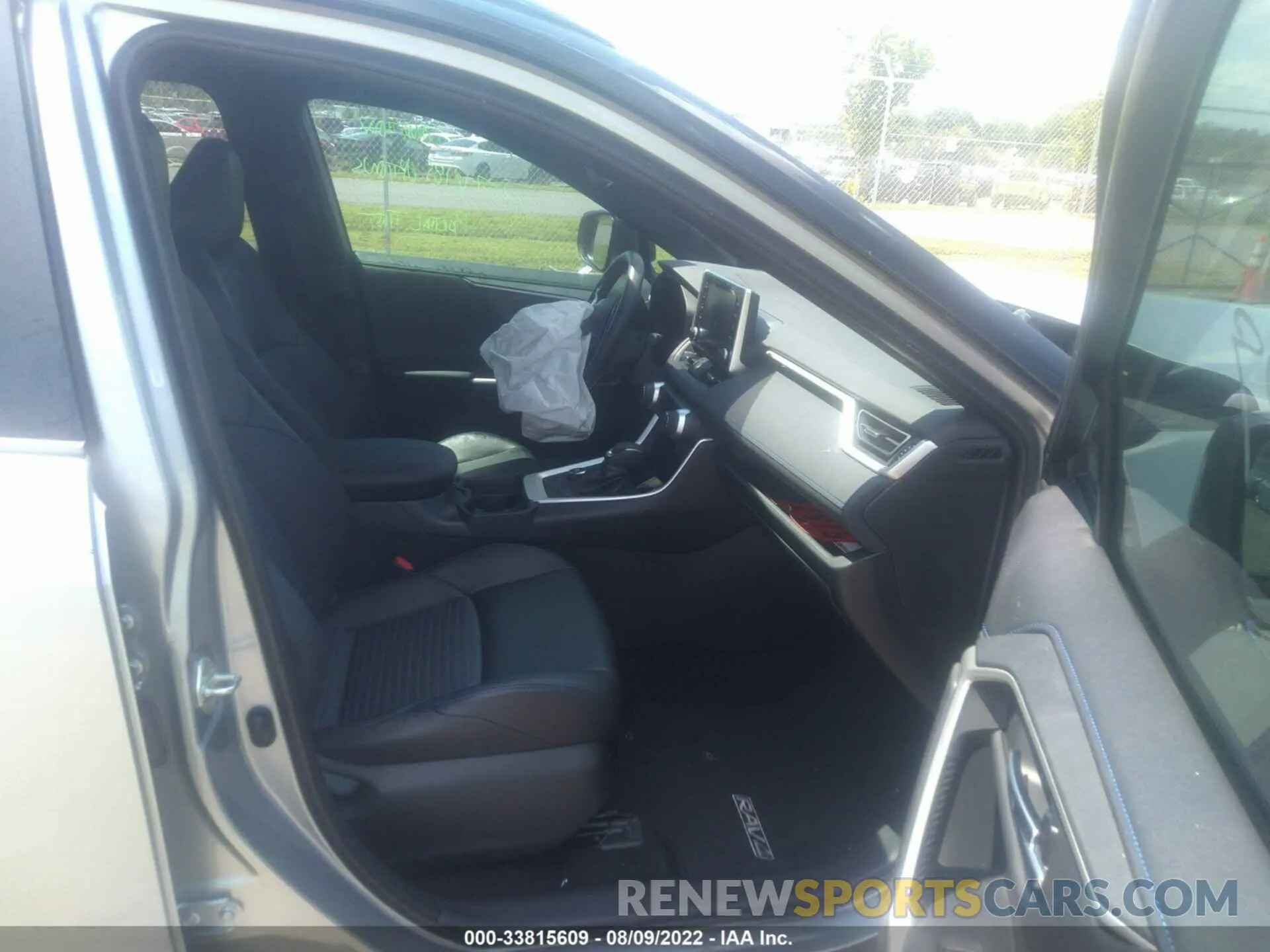 5 fotografías del automóvil dañado 2T3EWRFV5KW036924 TOYOTA RAV4 2019