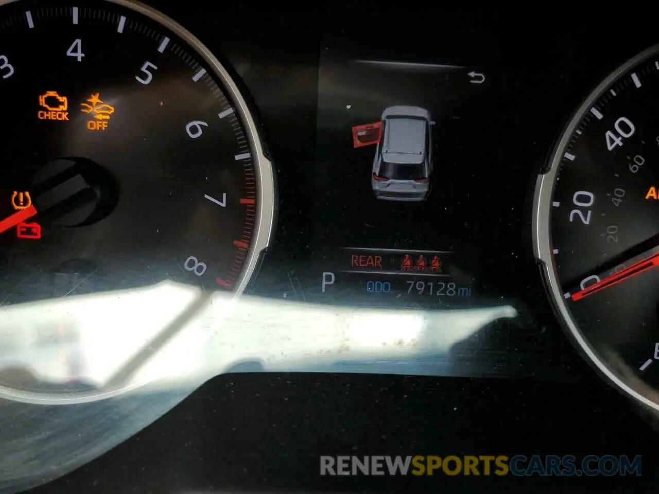 8 fotografías del automóvil dañado 2T3F1RFV0KC039444 TOYOTA RAV4 2019