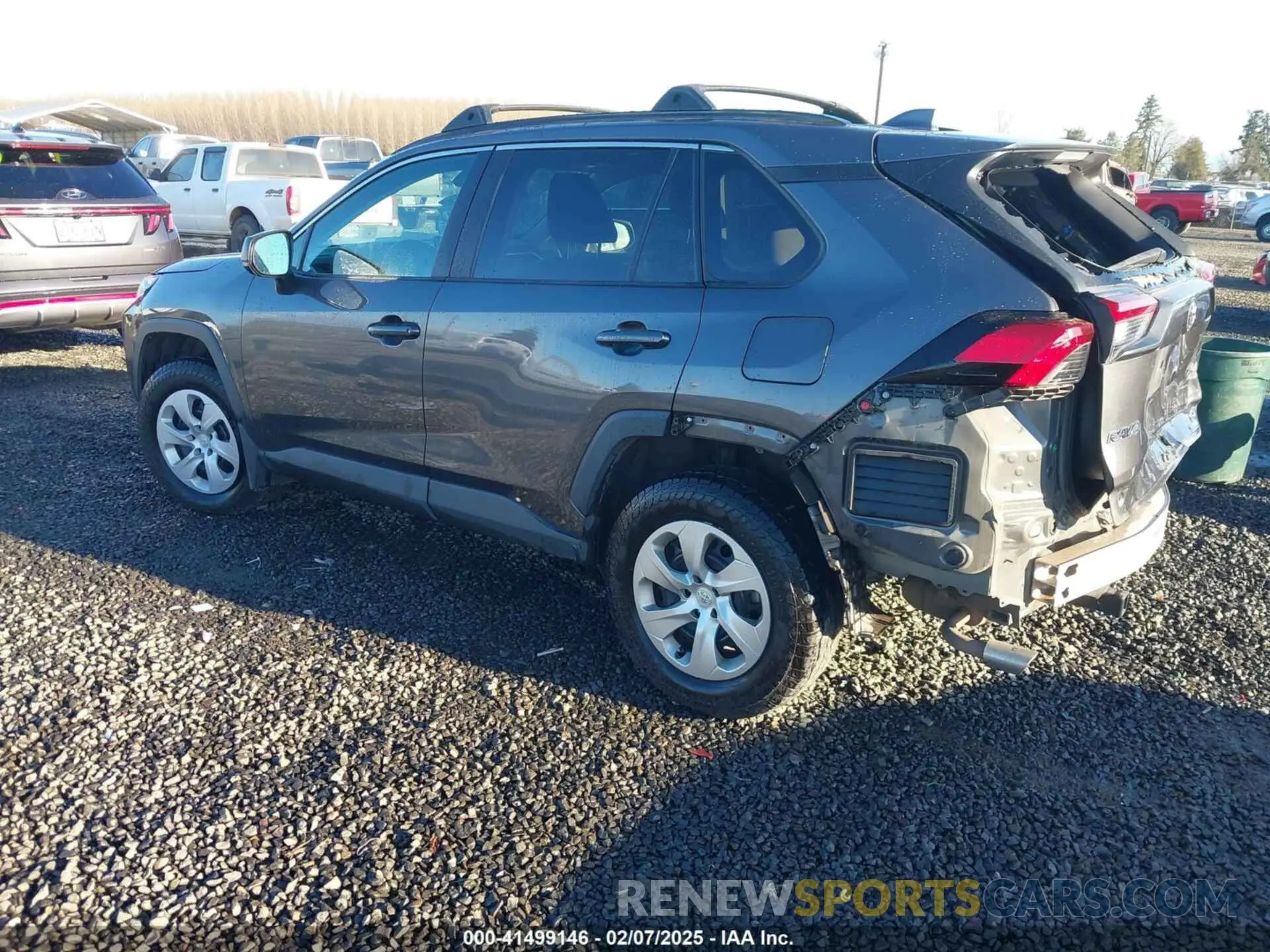 3 fotografías del automóvil dañado 2T3F1RFV0KW019791 TOYOTA RAV4 2019