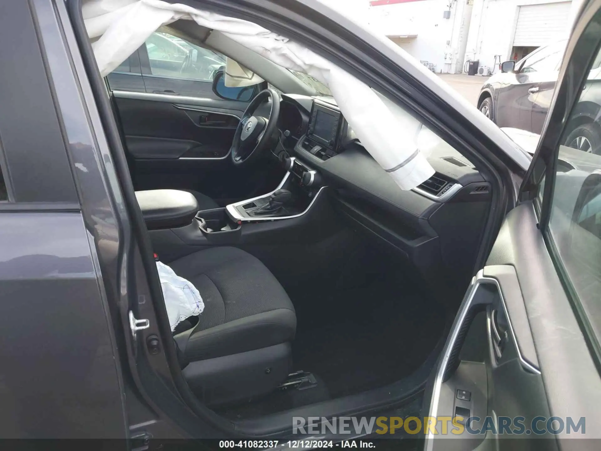 5 fotografías del automóvil dañado 2T3F1RFV2KW060438 TOYOTA RAV4 2019
