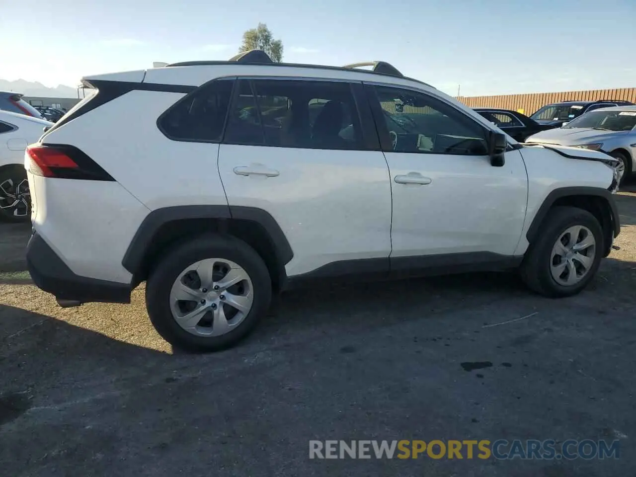 3 fotografías del automóvil dañado 2T3F1RFV3KW034530 TOYOTA RAV4 2019