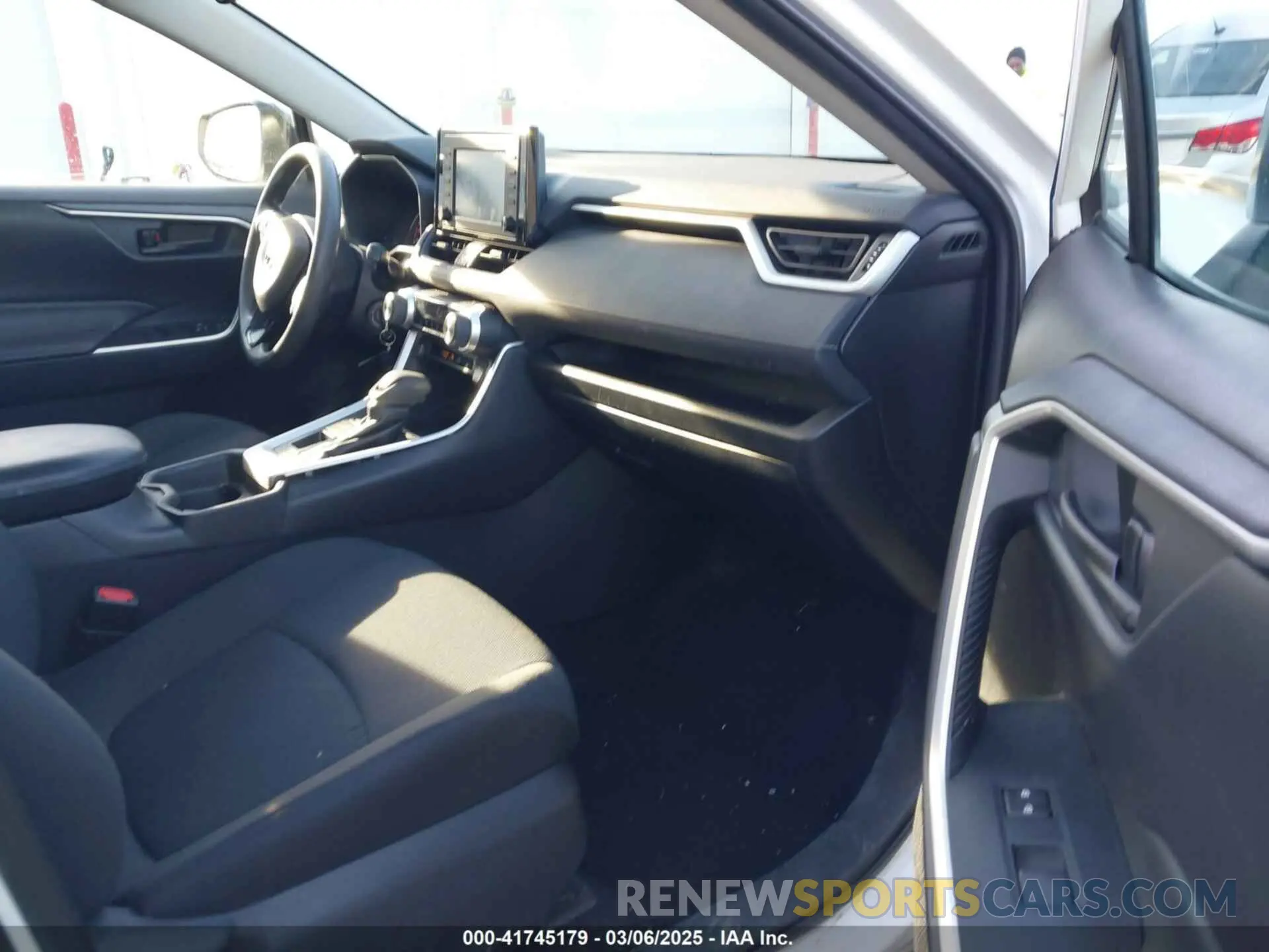 5 fotografías del automóvil dañado 2T3F1RFV3KW075045 TOYOTA RAV4 2019