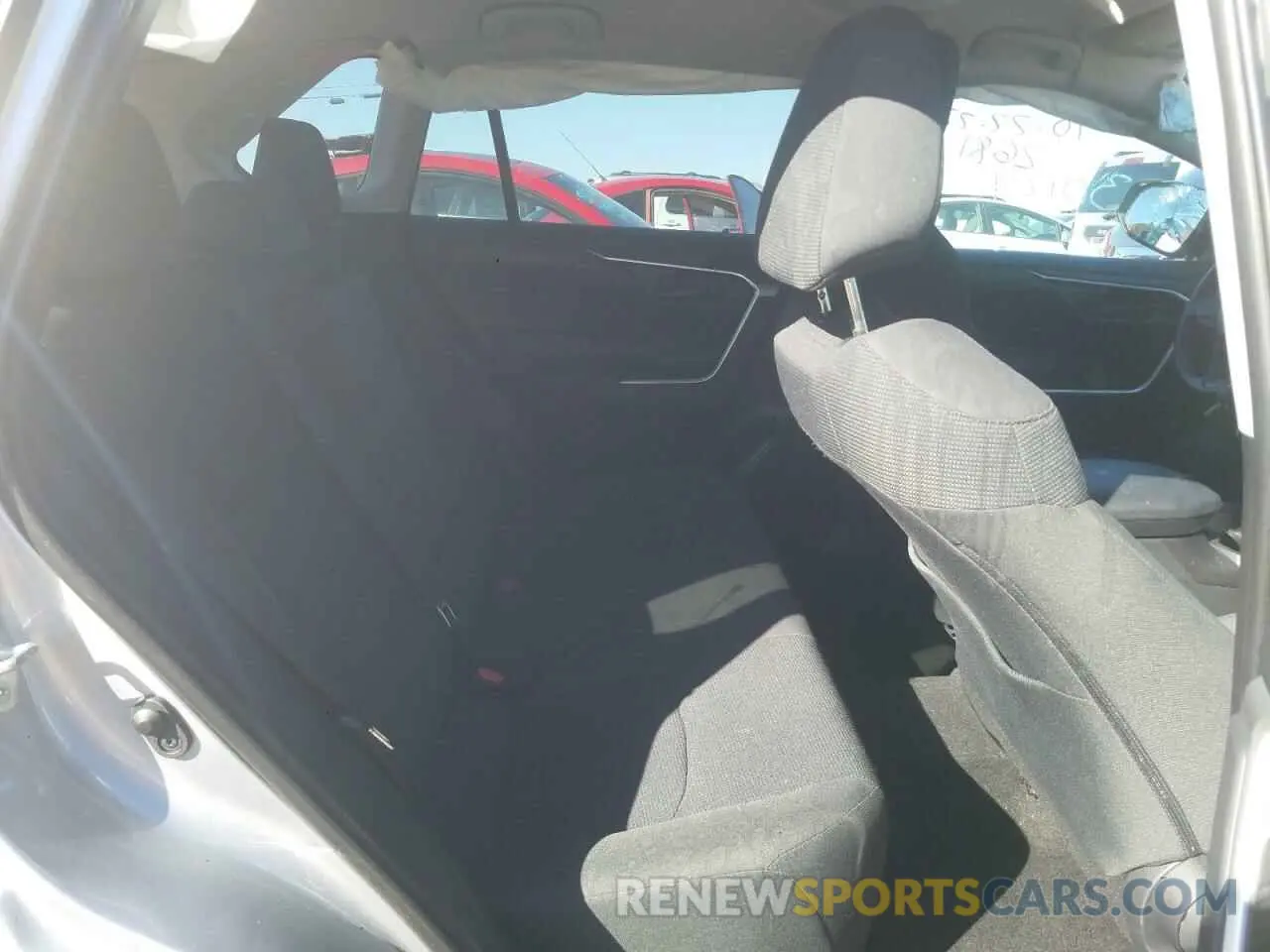 6 fotografías del automóvil dañado 2T3F1RFV5KC002681 TOYOTA RAV4 2019