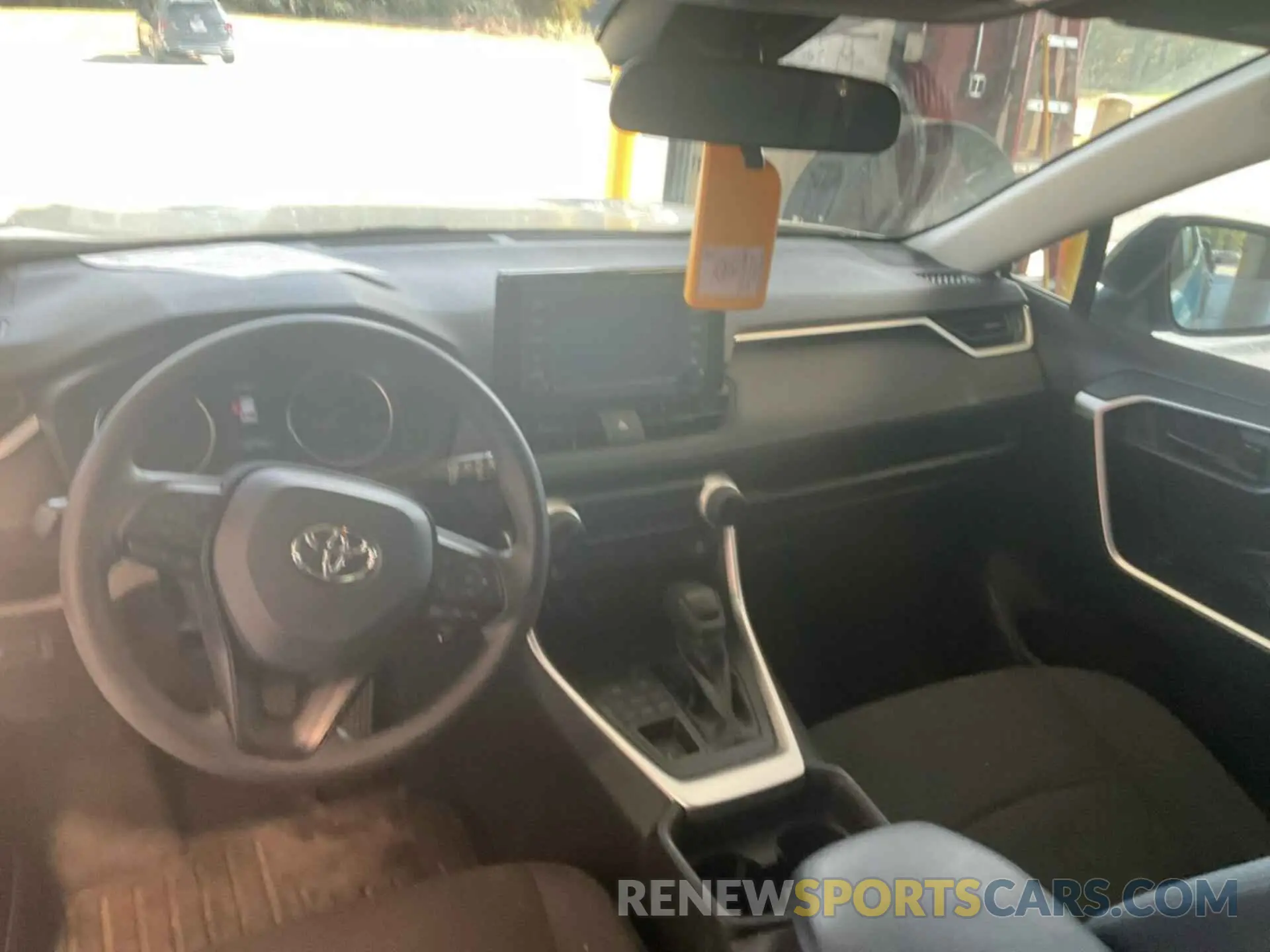 17 fotografías del automóvil dañado 2T3F1RFV6KC029615 TOYOTA RAV4 2019