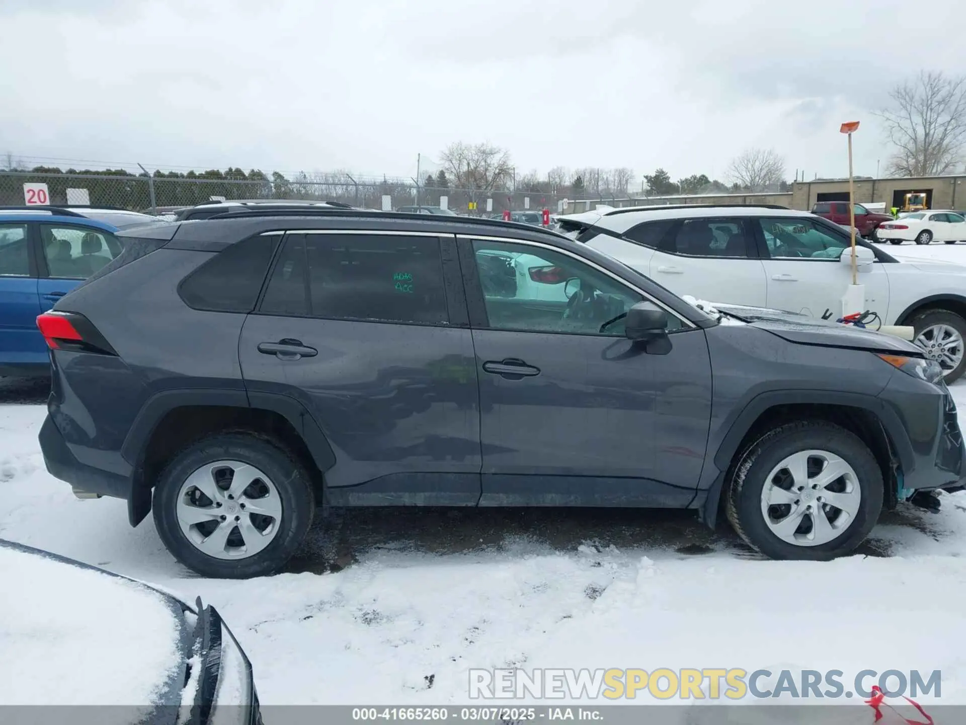 13 fotografías del automóvil dañado 2T3F1RFV8KW028562 TOYOTA RAV4 2019