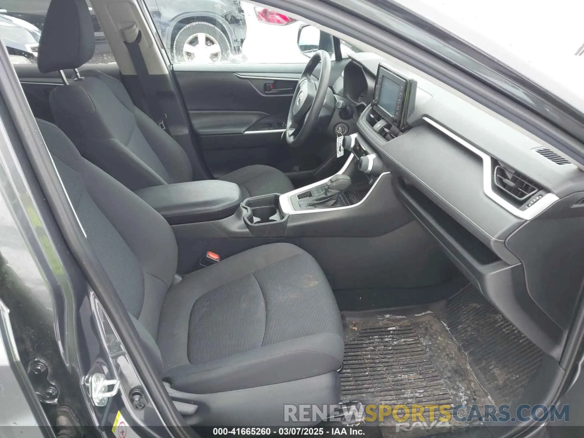 5 fotografías del automóvil dañado 2T3F1RFV8KW028562 TOYOTA RAV4 2019