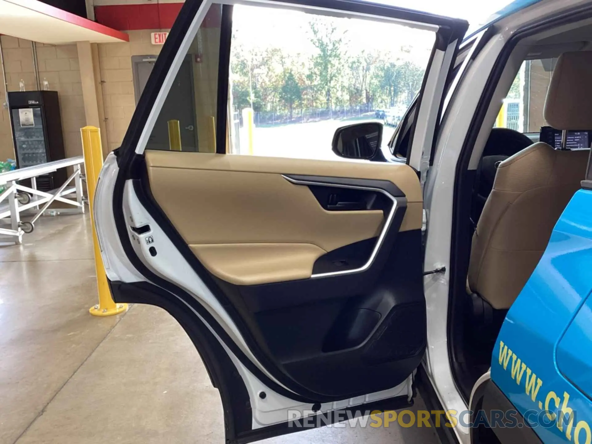10 fotografías del automóvil dañado 2T3F1RFV9KW020860 TOYOTA RAV4 2019