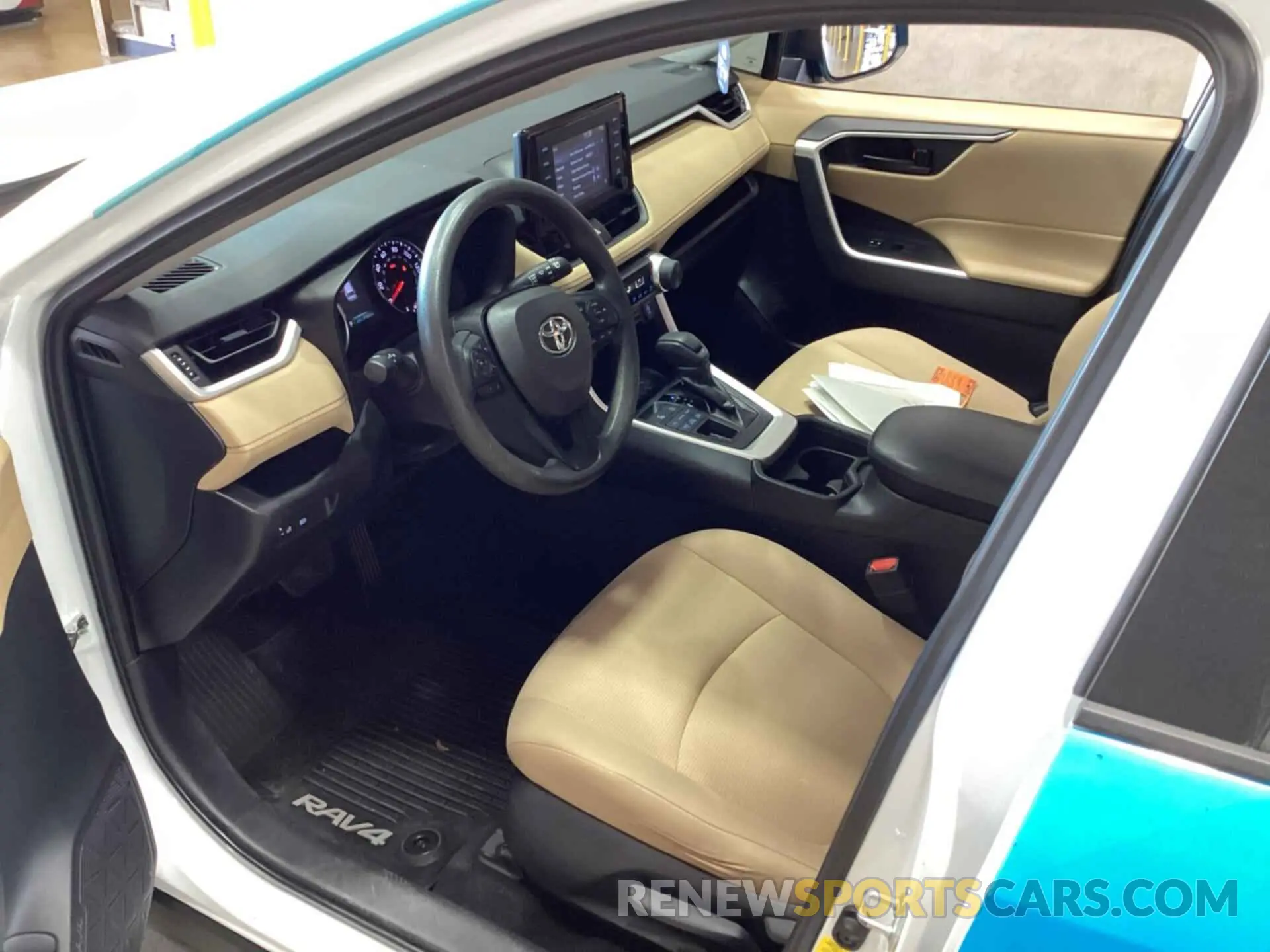 11 fotografías del automóvil dañado 2T3F1RFV9KW020860 TOYOTA RAV4 2019