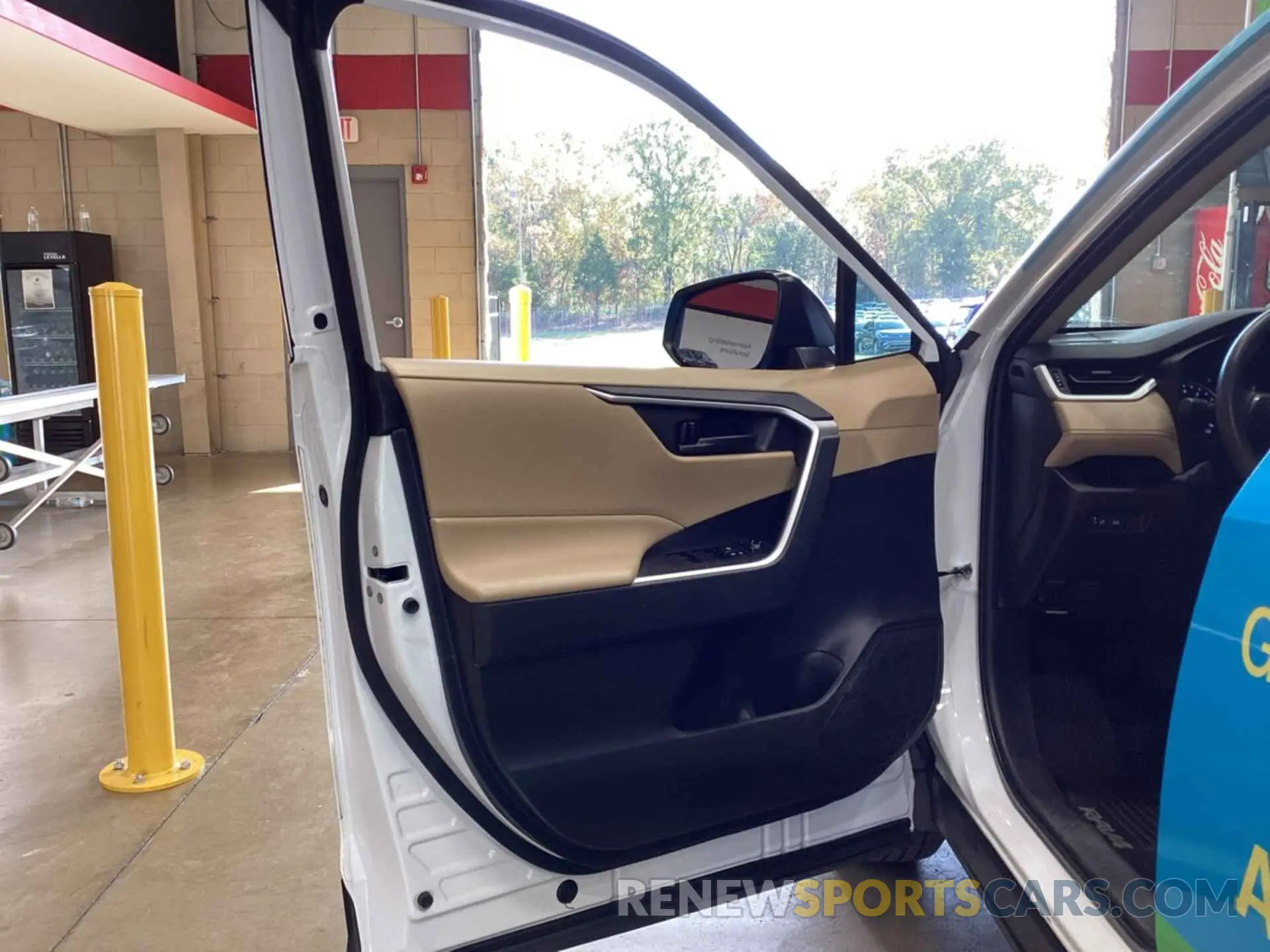 18 fotografías del automóvil dañado 2T3F1RFV9KW020860 TOYOTA RAV4 2019