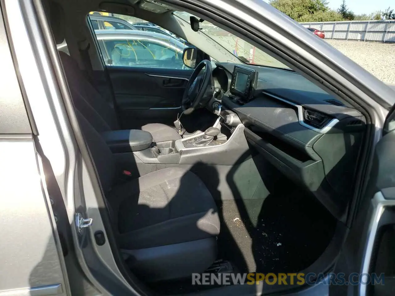 5 fotografías del automóvil dañado 2T3F1RFVXKC059636 TOYOTA RAV4 2019