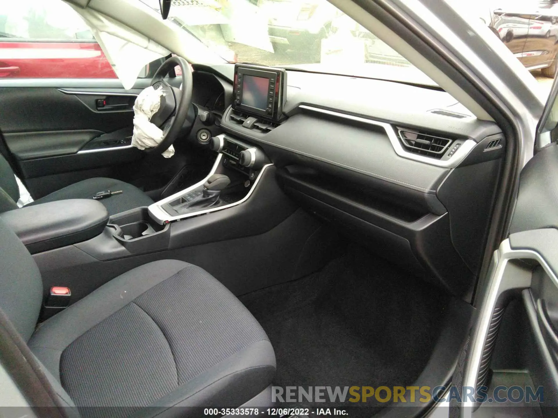 5 fotografías del automóvil dañado 2T3G1RFV2KW010384 TOYOTA RAV4 2019