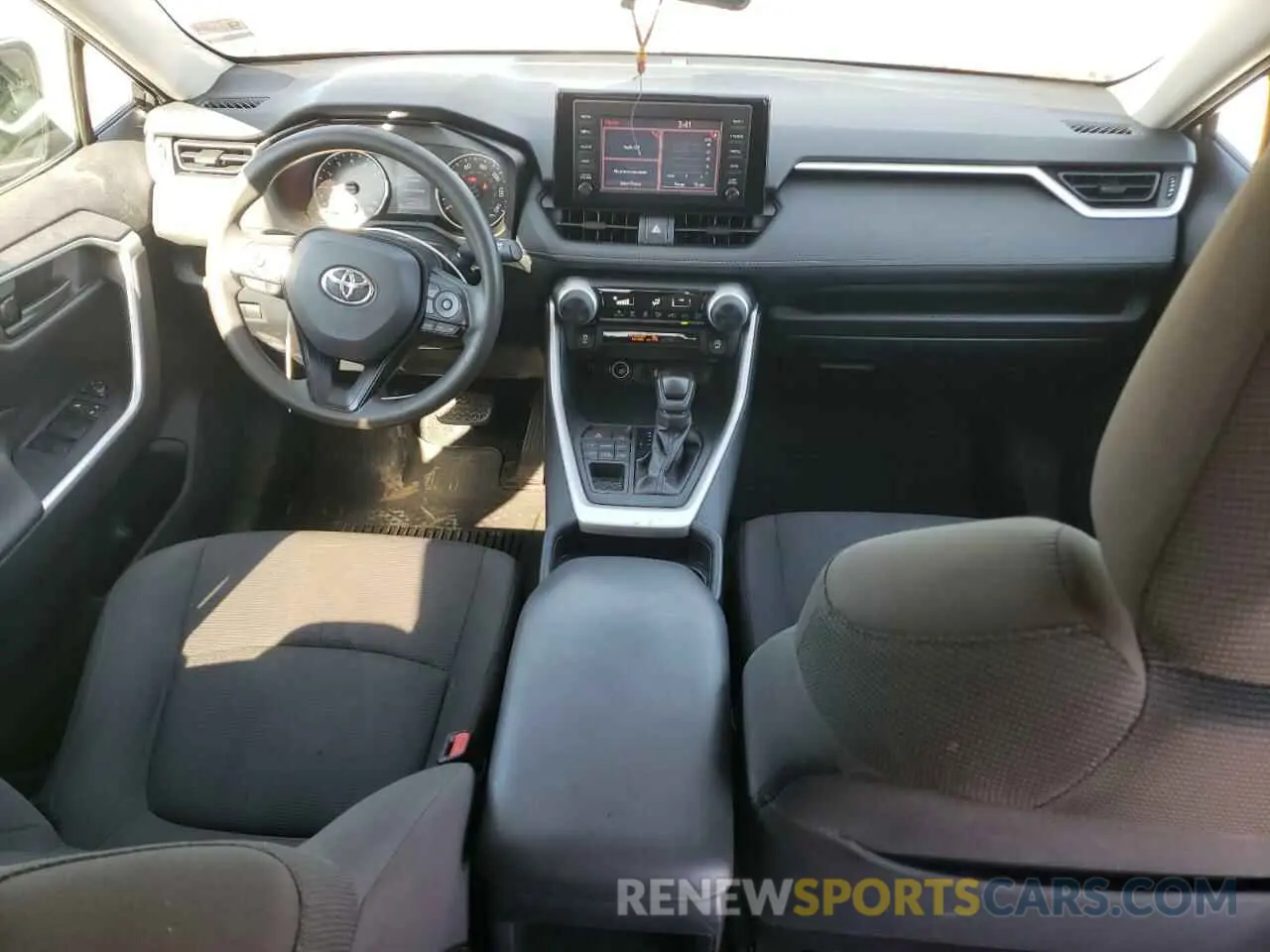 8 fotografías del automóvil dañado 2T3G1RFV3KC051611 TOYOTA RAV4 2019