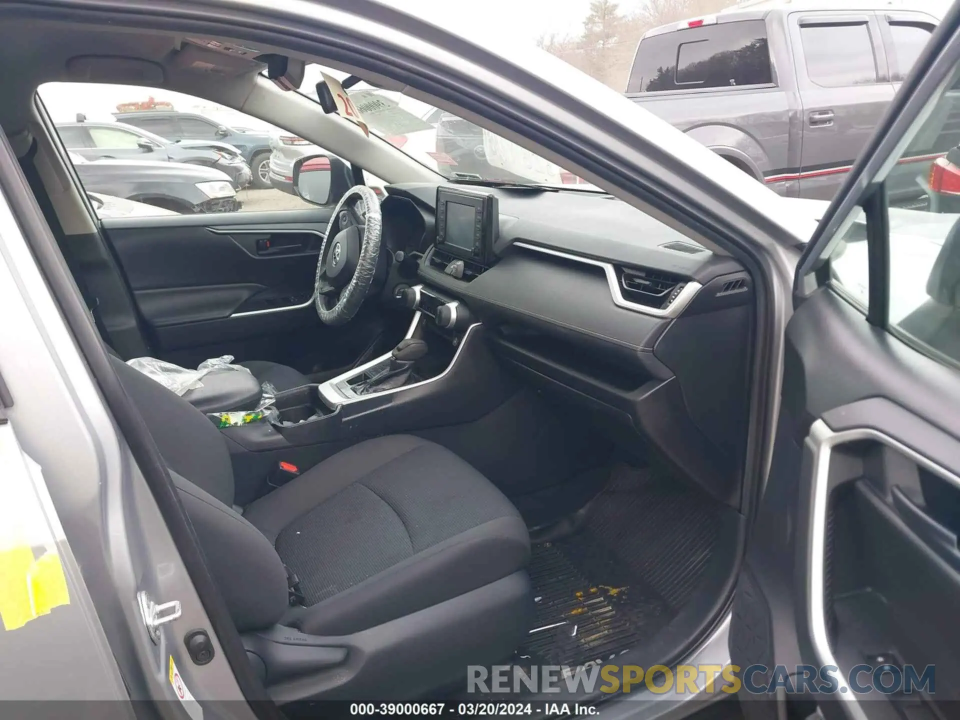 5 fotografías del automóvil dañado 2T3G1RFV3KW030465 TOYOTA RAV4 2019