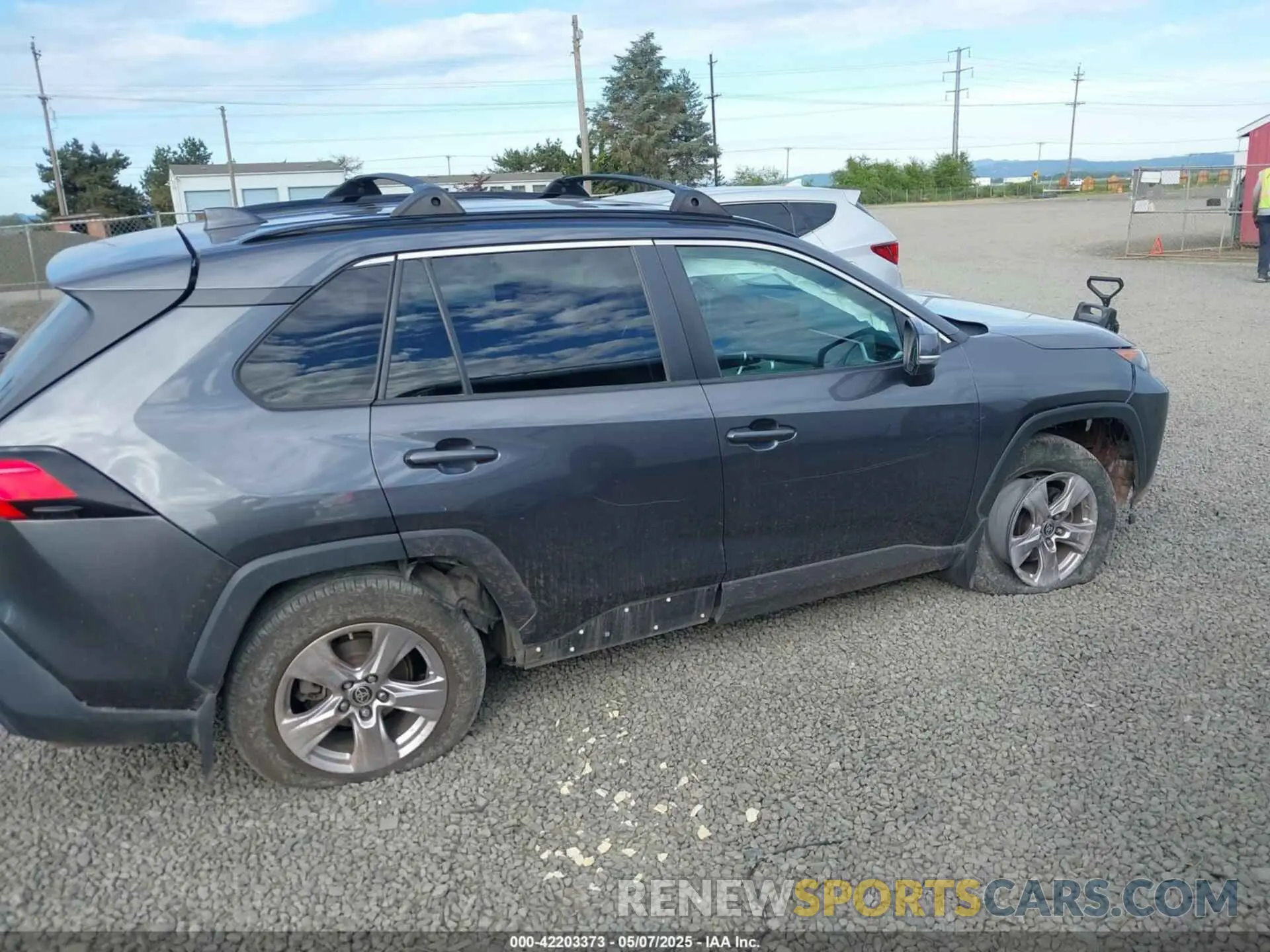 12 fotografías del automóvil dañado 2T3G1RFV4KC055151 TOYOTA RAV4 2019