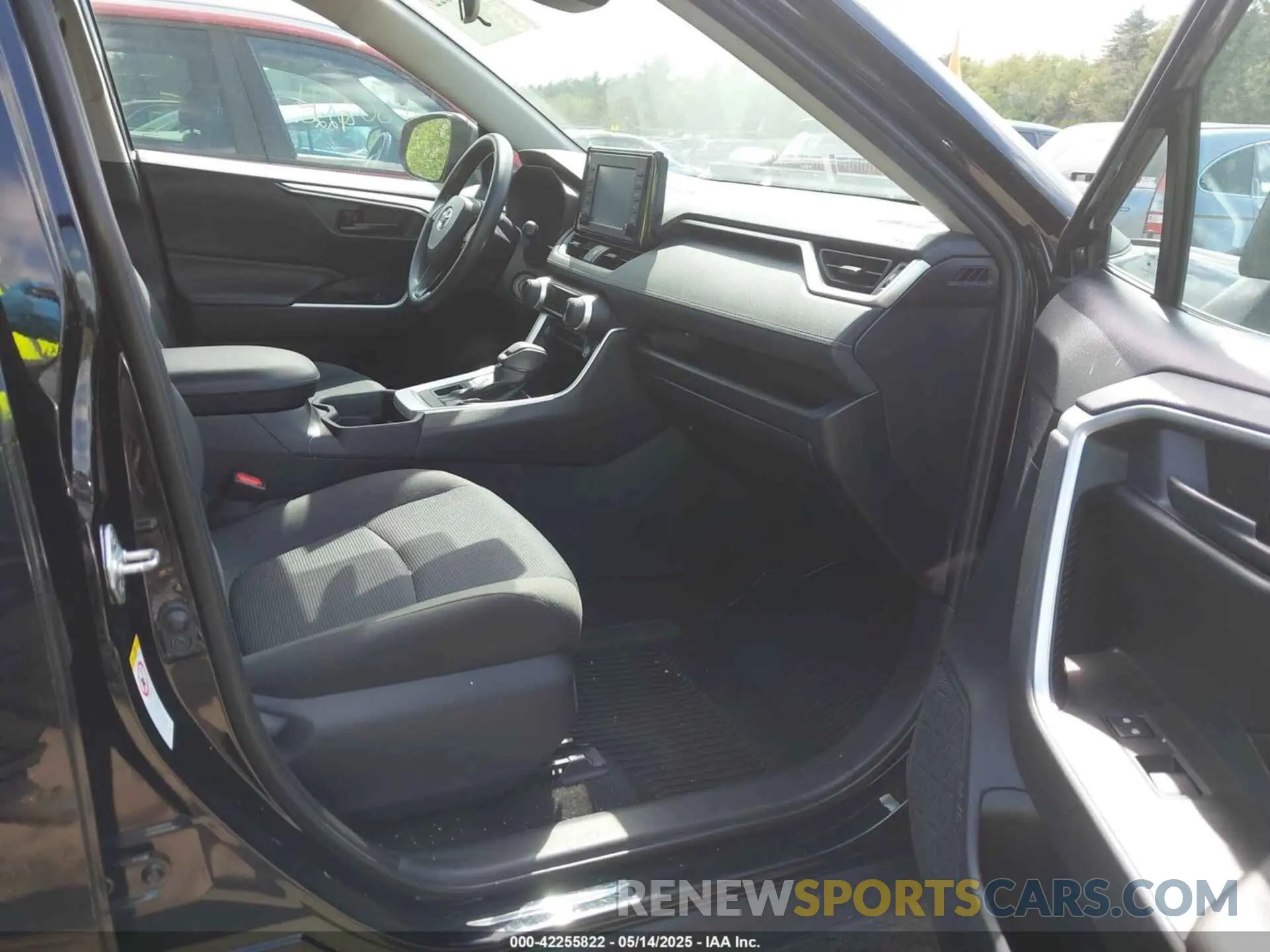 5 fotografías del automóvil dañado 2T3G1RFV6KW031660 TOYOTA RAV4 2019