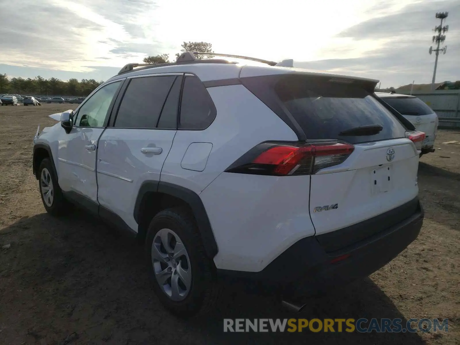 3 fotografías del automóvil dañado 2T3G1RFV7KC034035 TOYOTA RAV4 2019