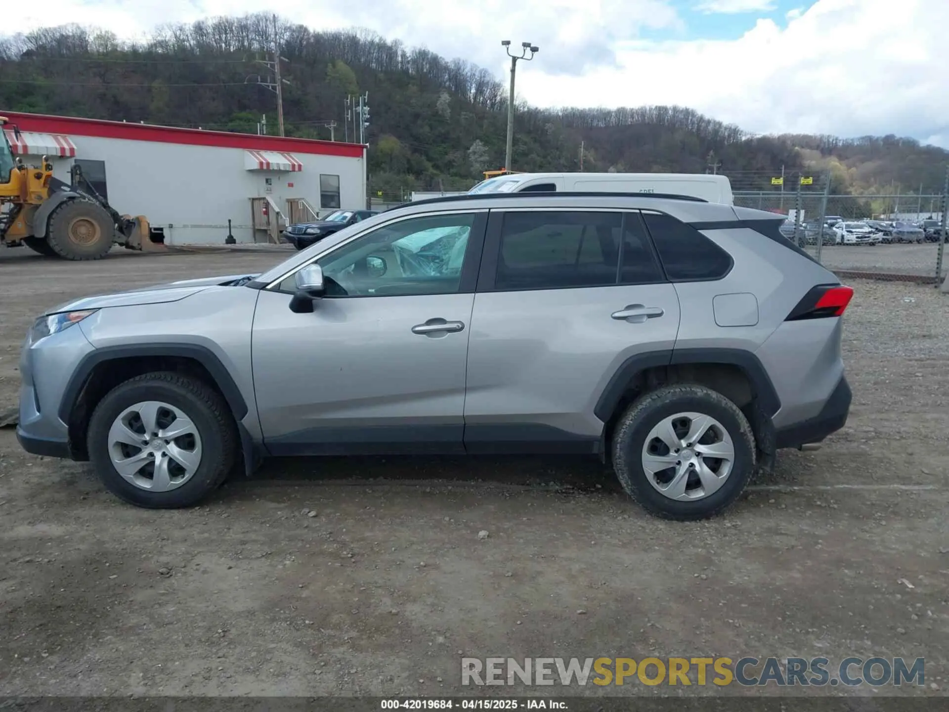 14 fotografías del automóvil dañado 2T3G1RFV9KC015700 TOYOTA RAV4 2019