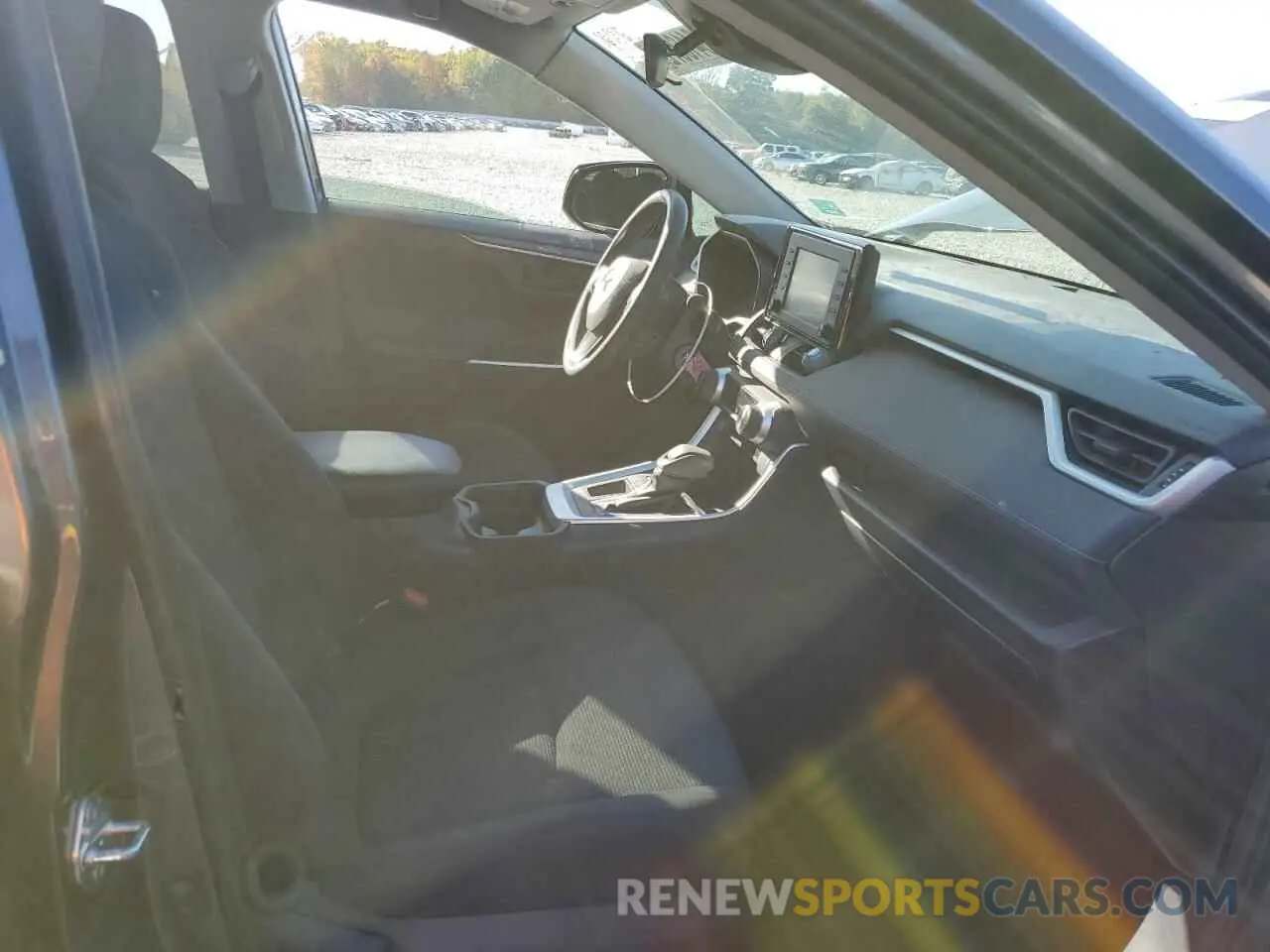 5 fotografías del automóvil dañado 2T3H1RFV0KC027626 TOYOTA RAV4 2019