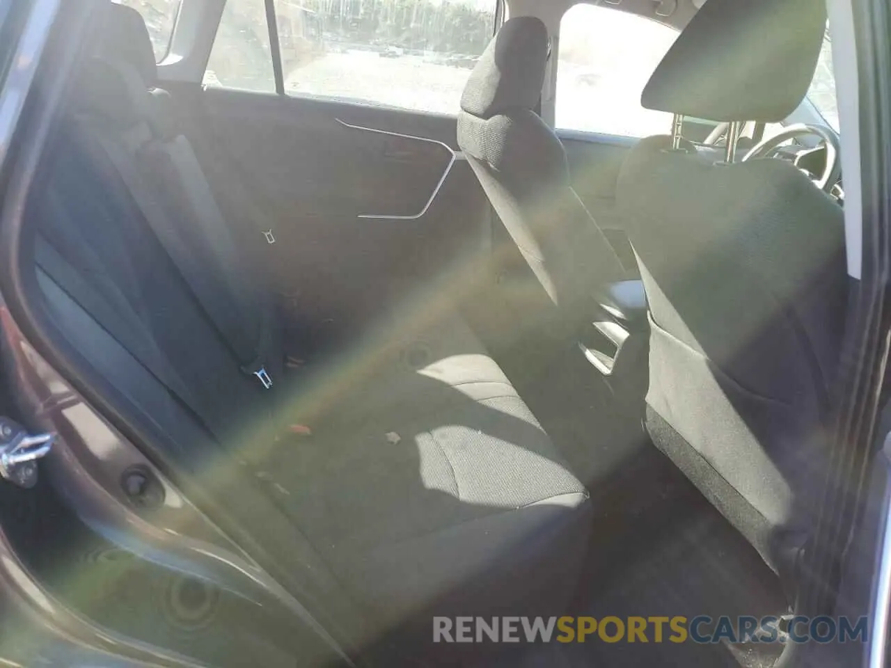 6 fotografías del automóvil dañado 2T3H1RFV0KC027626 TOYOTA RAV4 2019