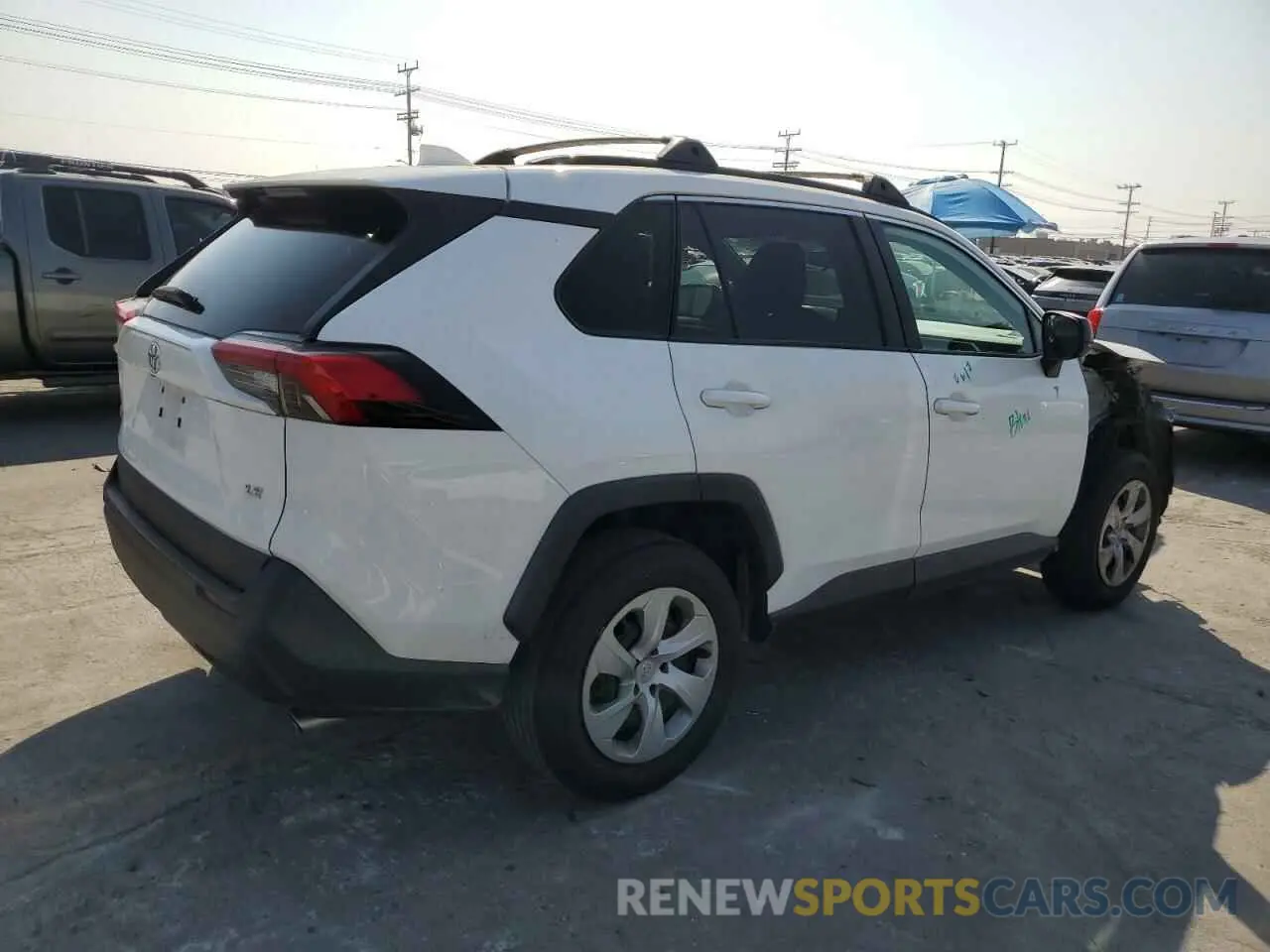 3 fotografías del automóvil dañado 2T3H1RFV0KW009318 TOYOTA RAV4 2019