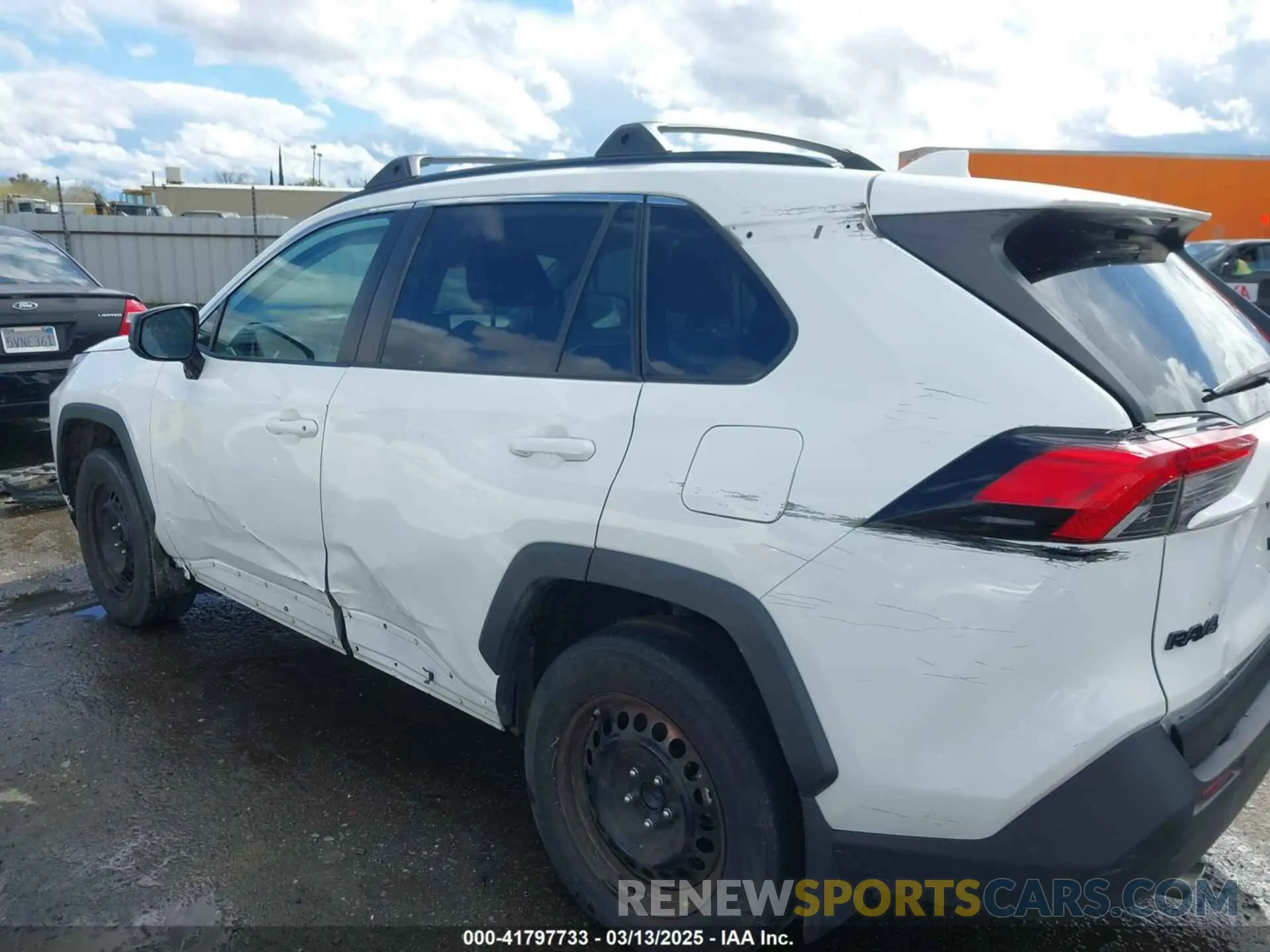15 fotografías del automóvil dañado 2T3H1RFV0KW018309 TOYOTA RAV4 2019
