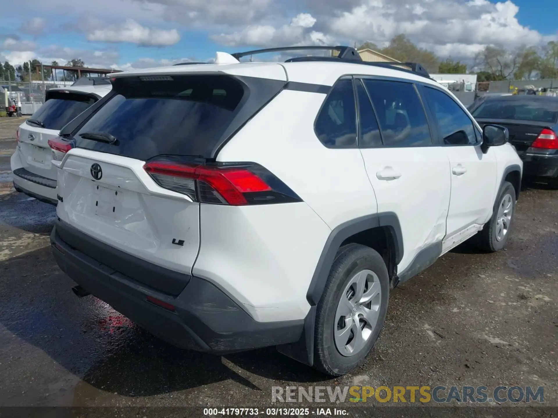 4 fotografías del automóvil dañado 2T3H1RFV0KW018309 TOYOTA RAV4 2019