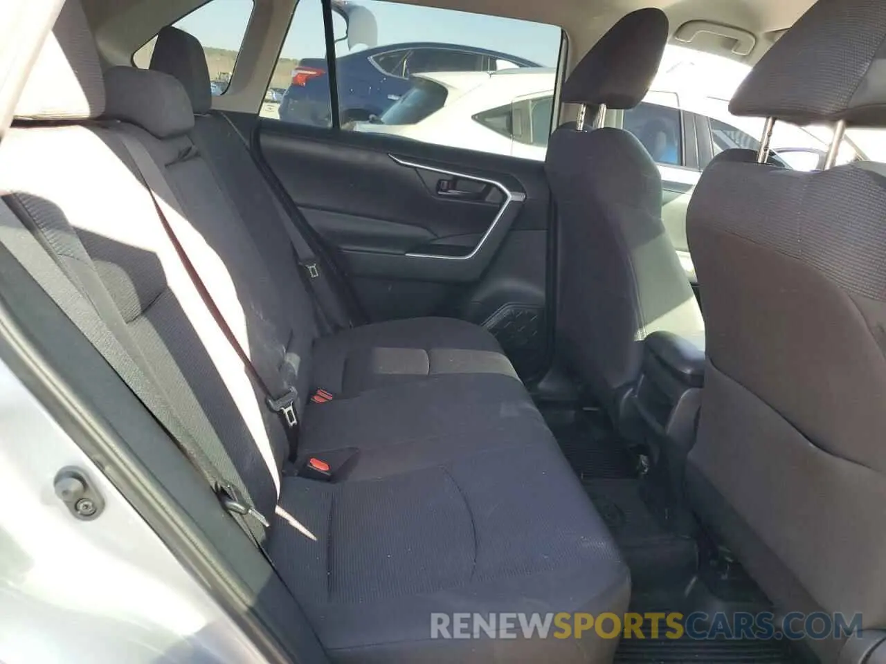 11 fotografías del automóvil dañado 2T3H1RFV0KW056252 TOYOTA RAV4 2019
