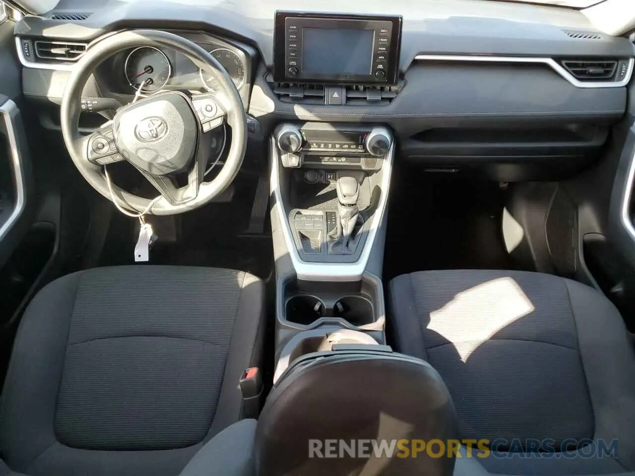 8 fotografías del automóvil dañado 2T3H1RFV1KC031300 TOYOTA RAV4 2019