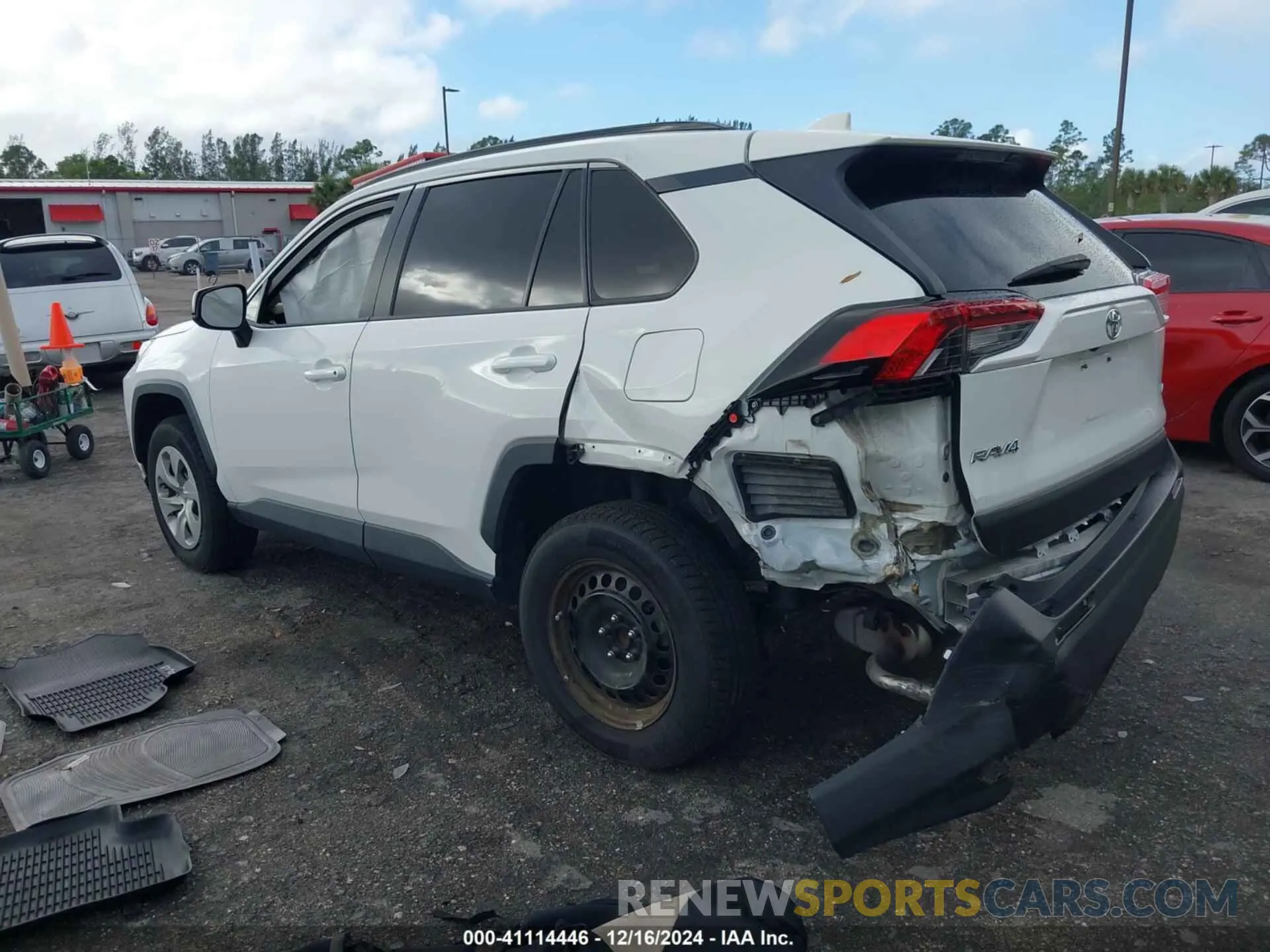 3 fotografías del automóvil dañado 2T3H1RFV1KW040125 TOYOTA RAV4 2019
