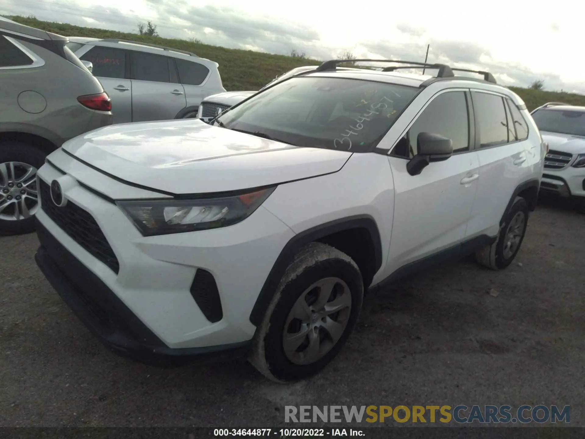 2 fotografías del automóvil dañado 2T3H1RFV5KC007050 TOYOTA RAV4 2019
