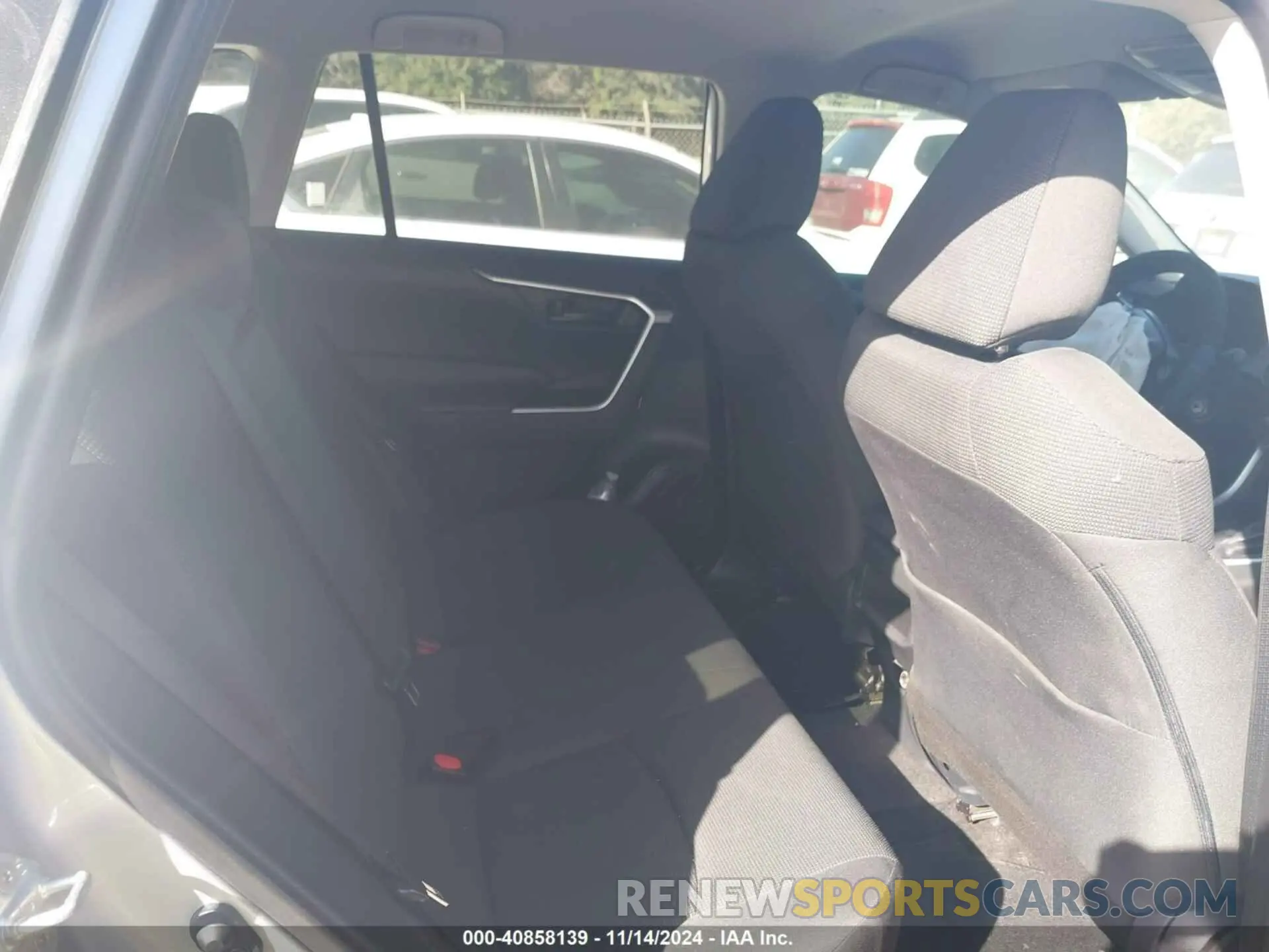 8 fotografías del automóvil dañado 2T3H1RFV5KW041617 TOYOTA RAV4 2019