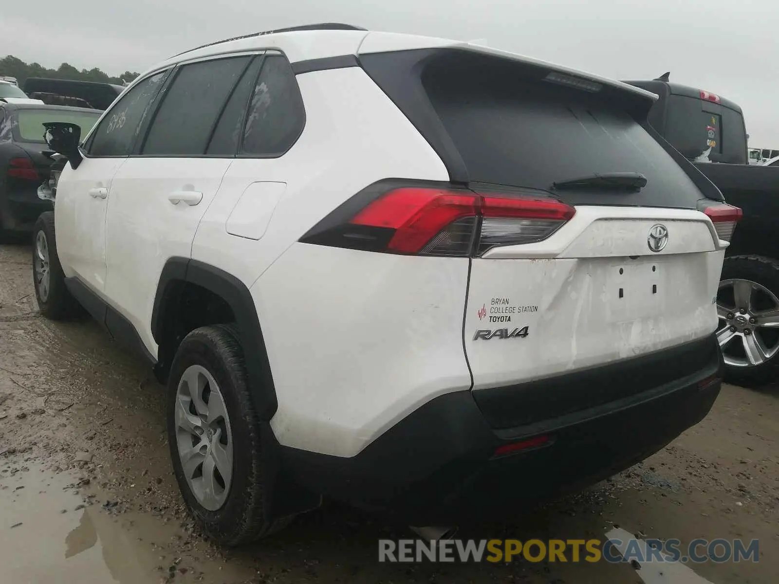 3 fotografías del automóvil dañado 2T3H1RFV6KC023659 TOYOTA RAV4 2019