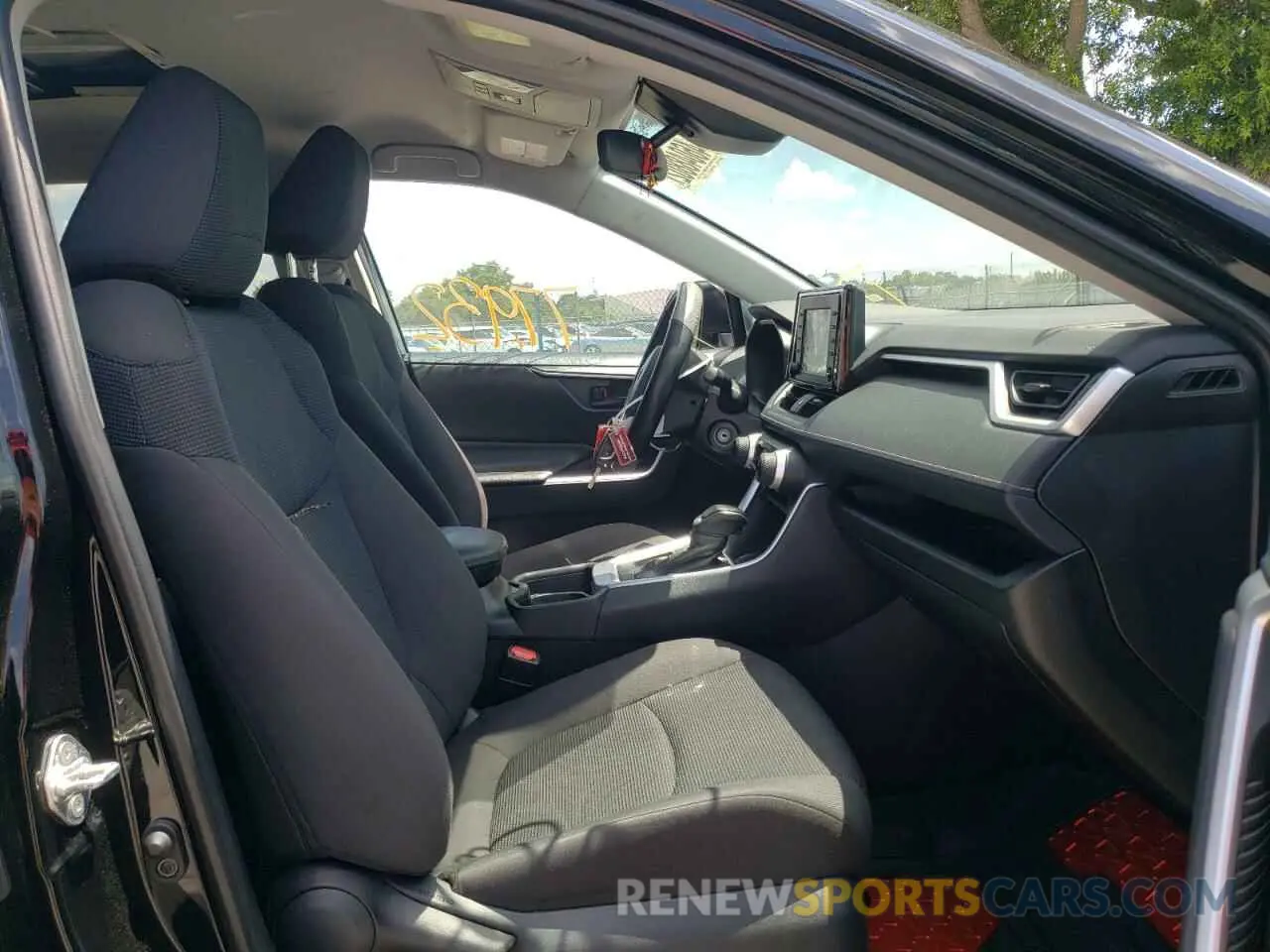 5 fotografías del automóvil dañado 2T3H1RFV6KW026205 TOYOTA RAV4 2019