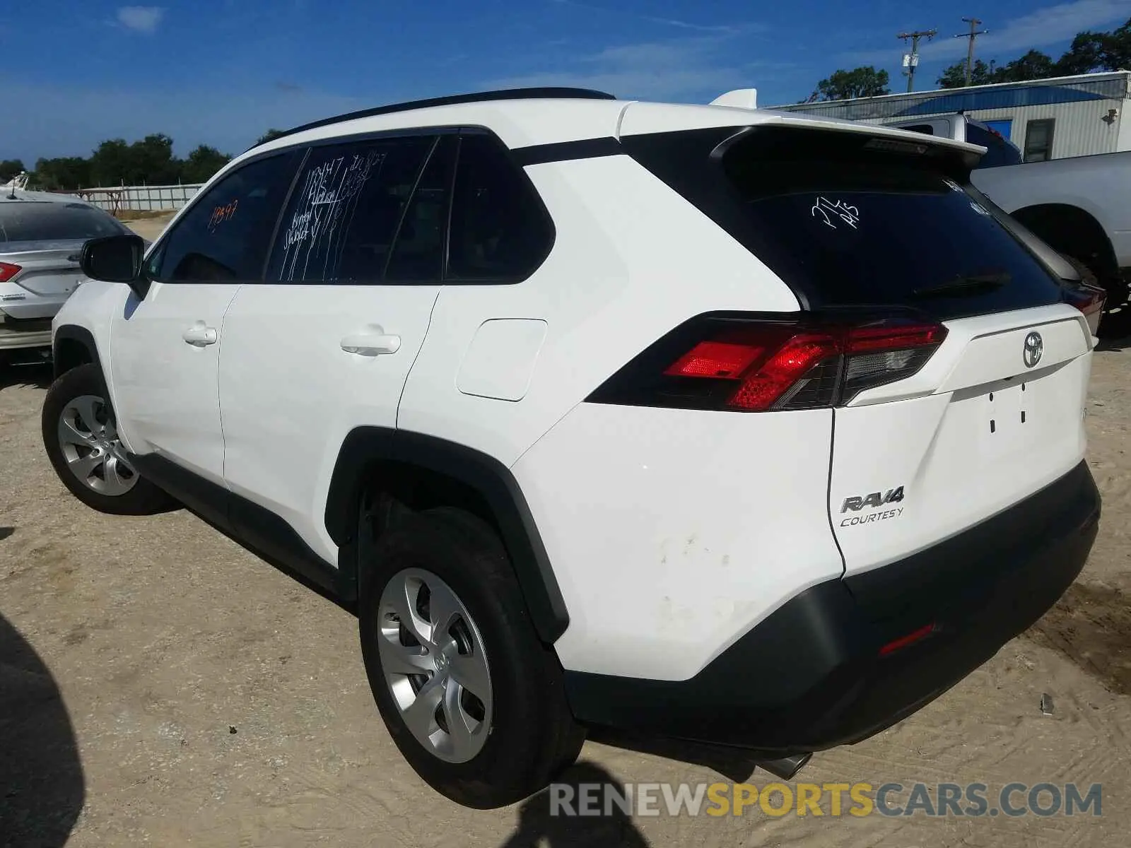 3 fotografías del automóvil dañado 2T3H1RFV7KW034992 TOYOTA RAV4 2019