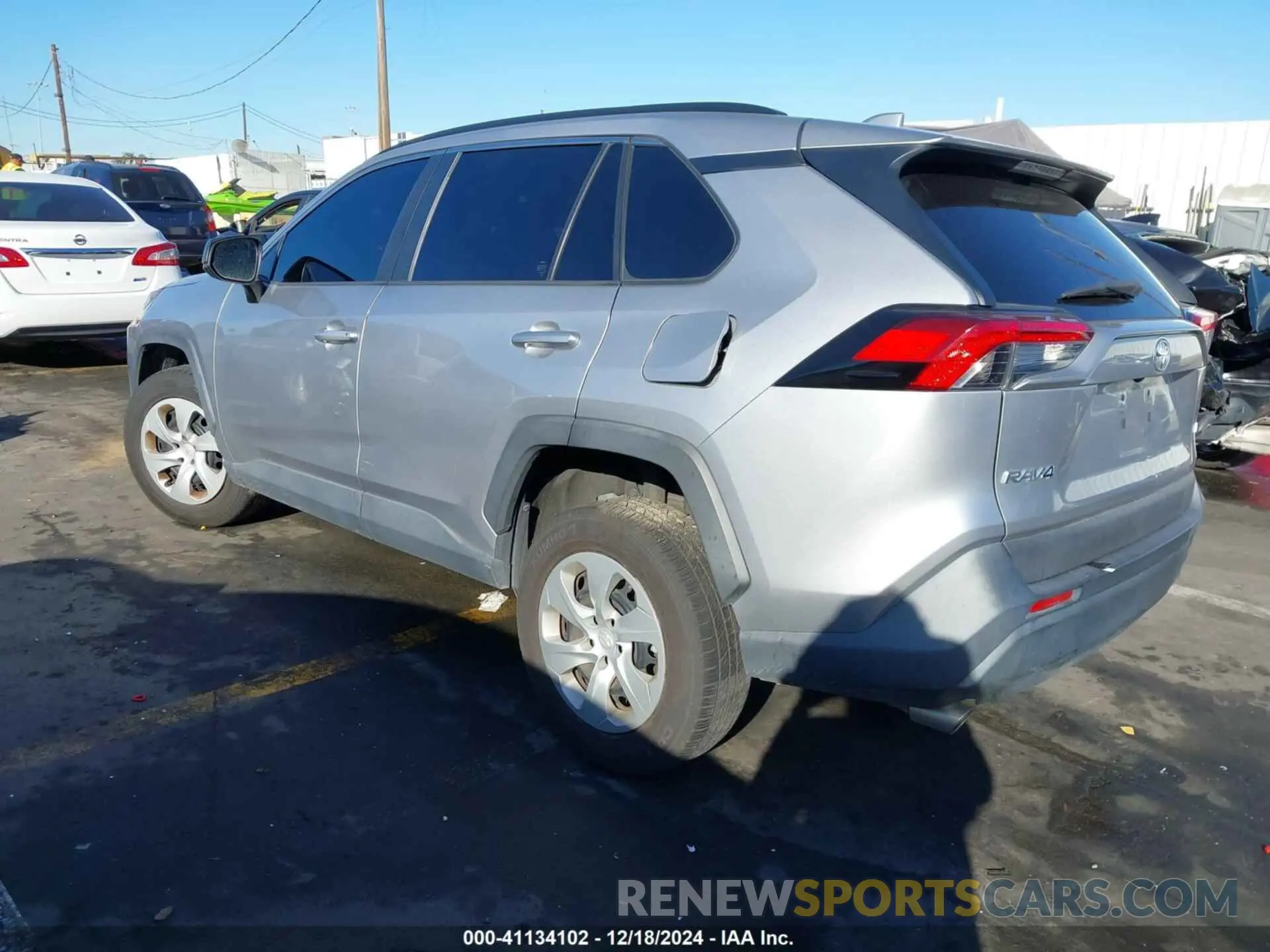 3 fotografías del automóvil dañado 2T3H1RFV8KC023582 TOYOTA RAV4 2019