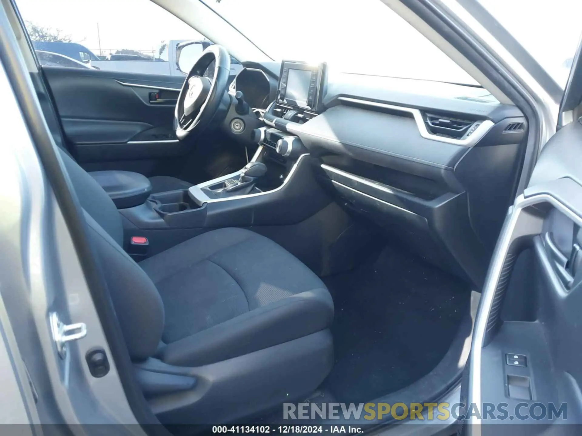 5 fotografías del automóvil dañado 2T3H1RFV8KC023582 TOYOTA RAV4 2019