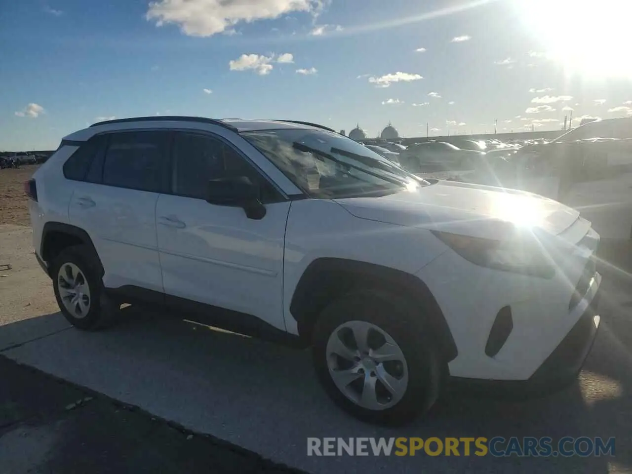 4 fotografías del automóvil dañado 2T3H1RFVXKC026760 TOYOTA RAV4 2019