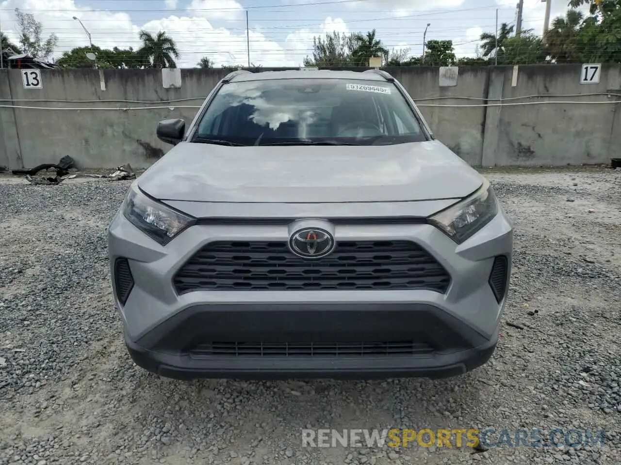 5 fotografías del automóvil dañado 2T3H1RFVXKW041886 TOYOTA RAV4 2019