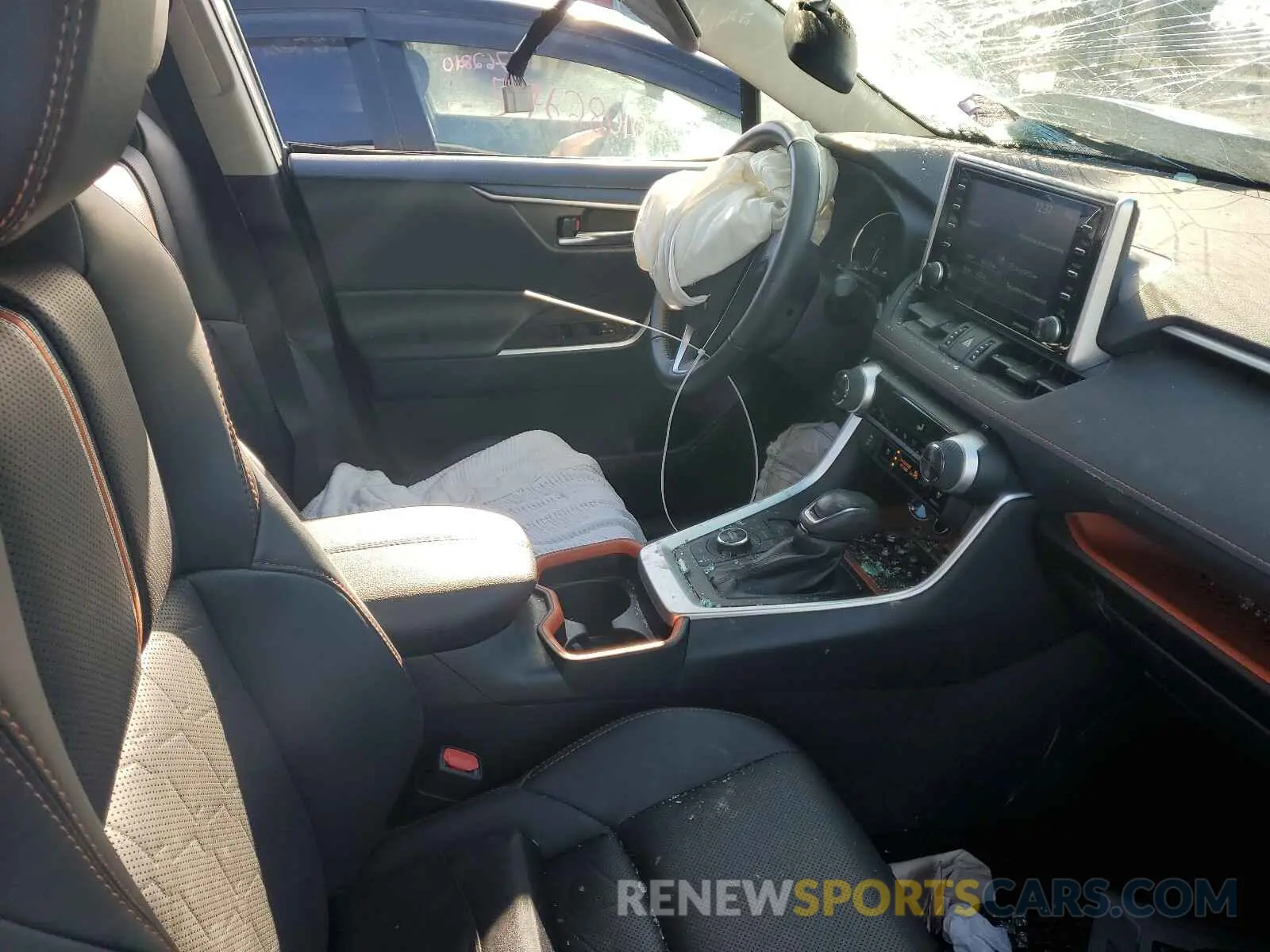 5 fotografías del automóvil dañado 2T3J1RFV0KC023447 TOYOTA RAV4 2019