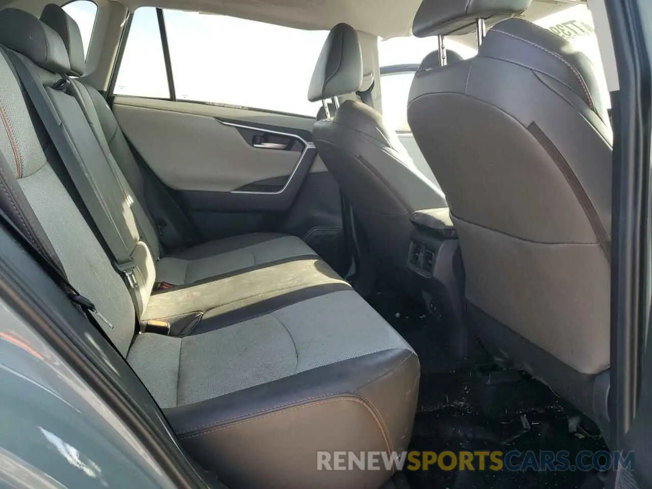 10 fotografías del automóvil dañado 2T3J1RFV1KC018046 TOYOTA RAV4 2019