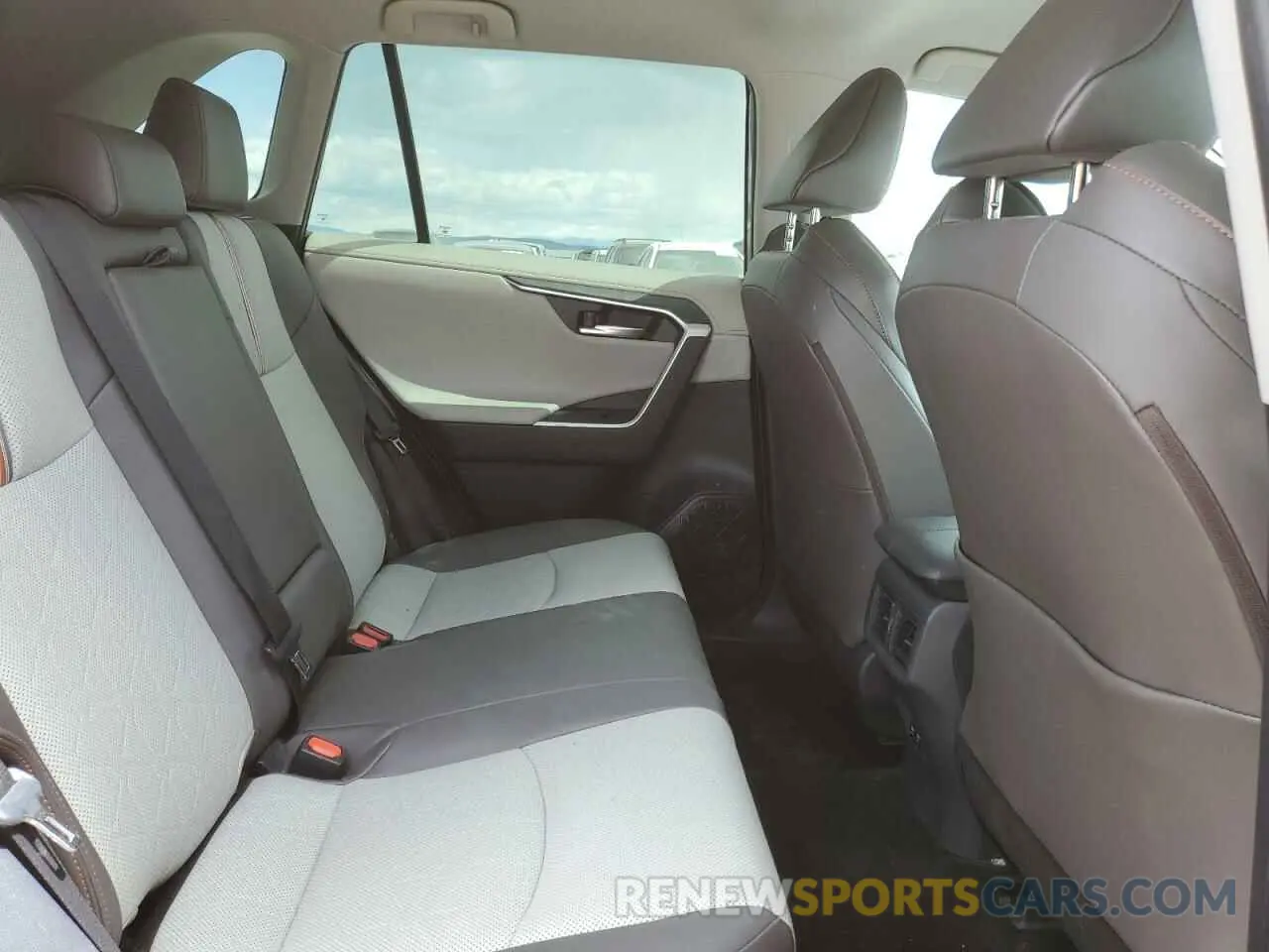 11 fotografías del automóvil dañado 2T3J1RFV3KW040130 TOYOTA RAV4 2019